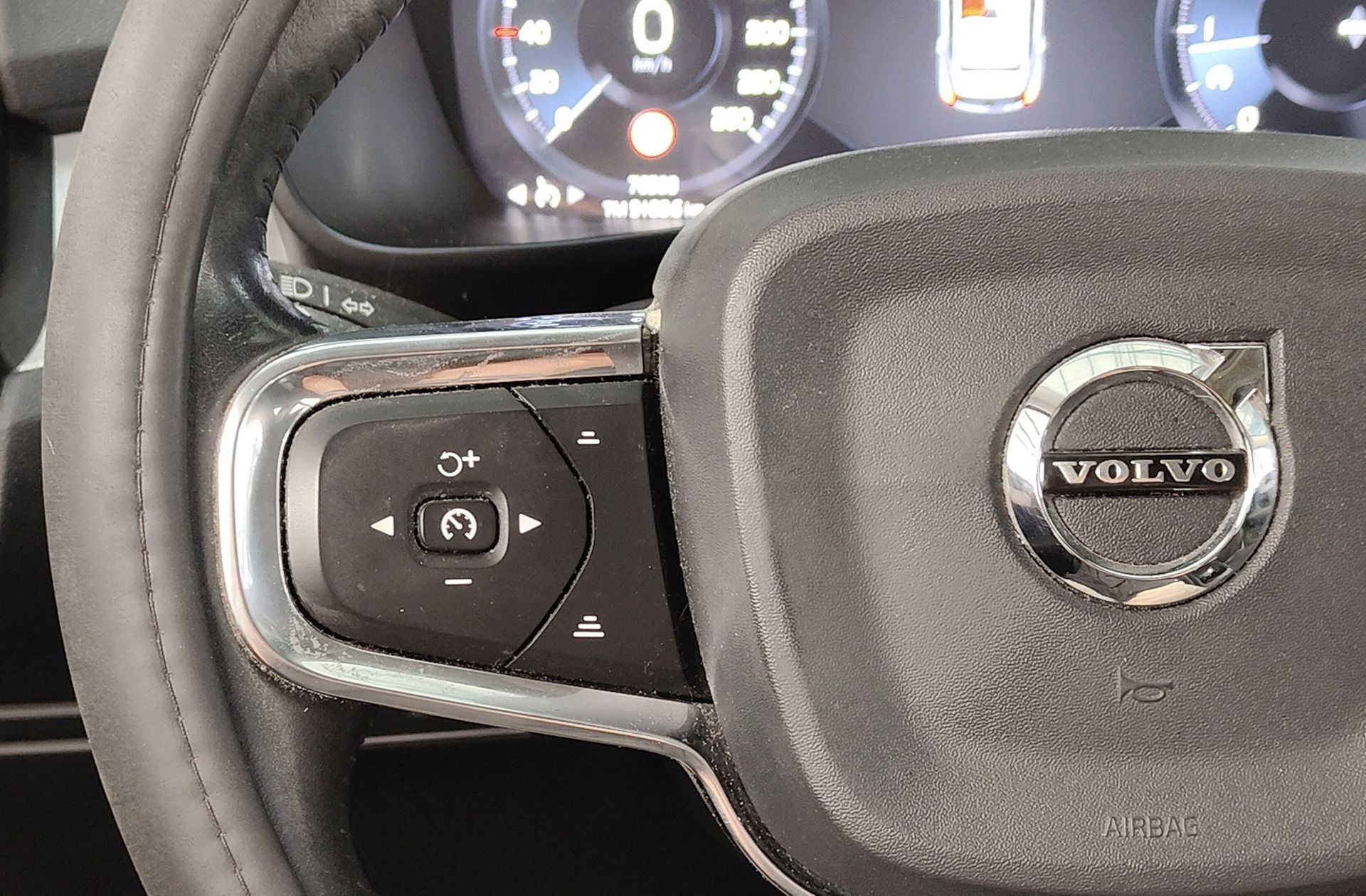 Volvo XC40 D3 Business Plus - foto 27