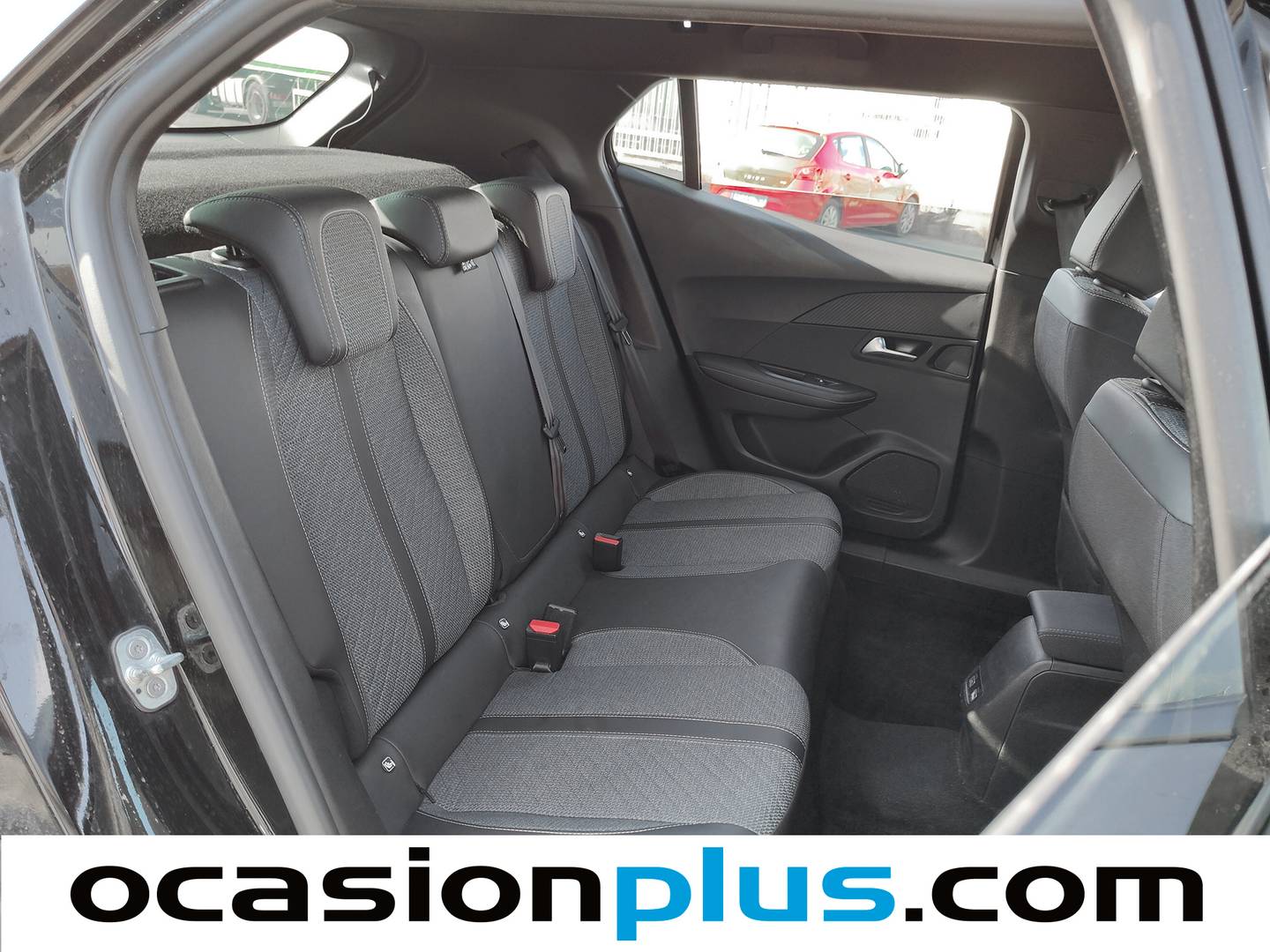 Peugeot 2008 Peugeot 2008 Allure Hybrid eDCS6 (145 CV) km 0