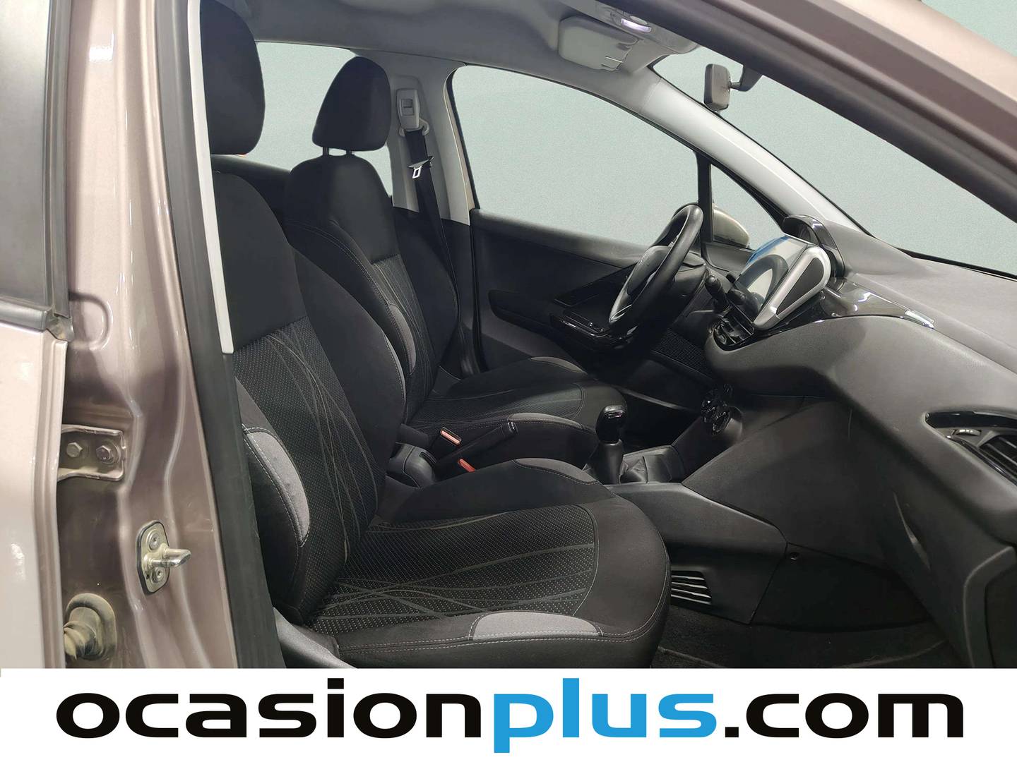 Peugeot 208 Peugeot 208 1.2 VTi Active (82 CV) km 0