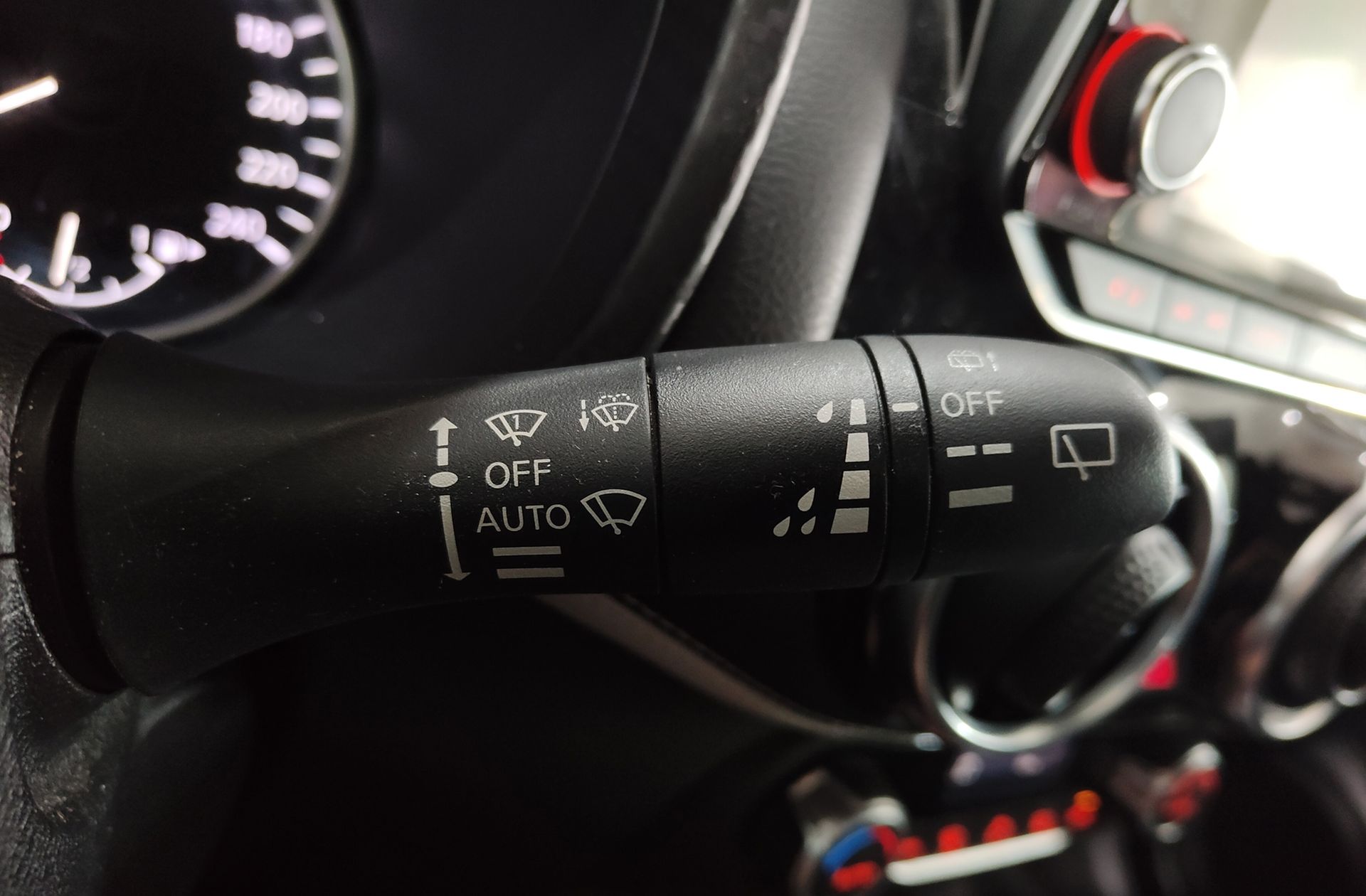Nissan Juke 1.6 Hybrid Premiere Edition - foto 27