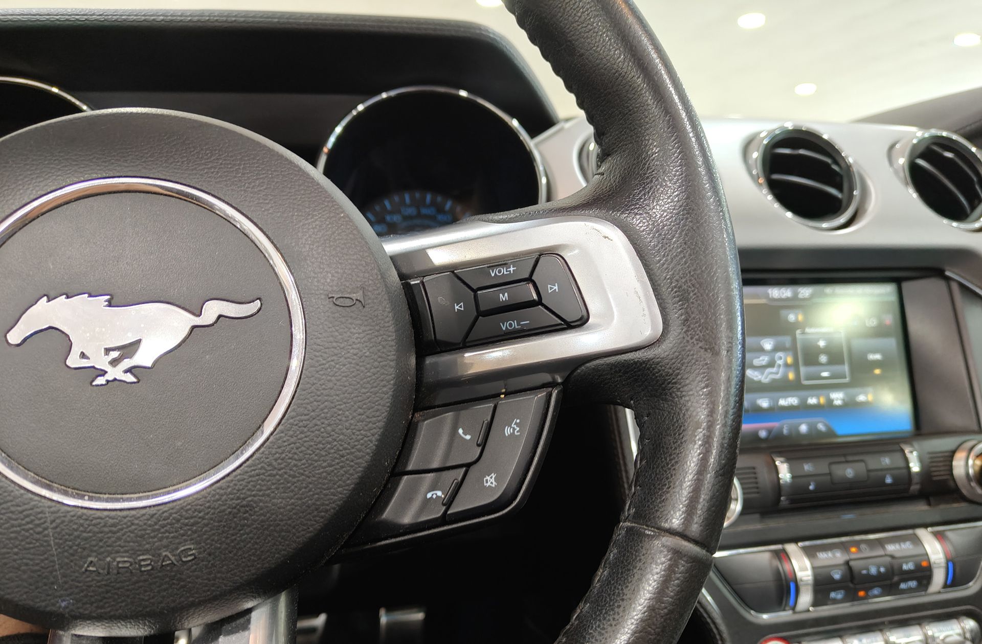 Ford Mustang 2.3 EcoBoost Convertible - foto 29