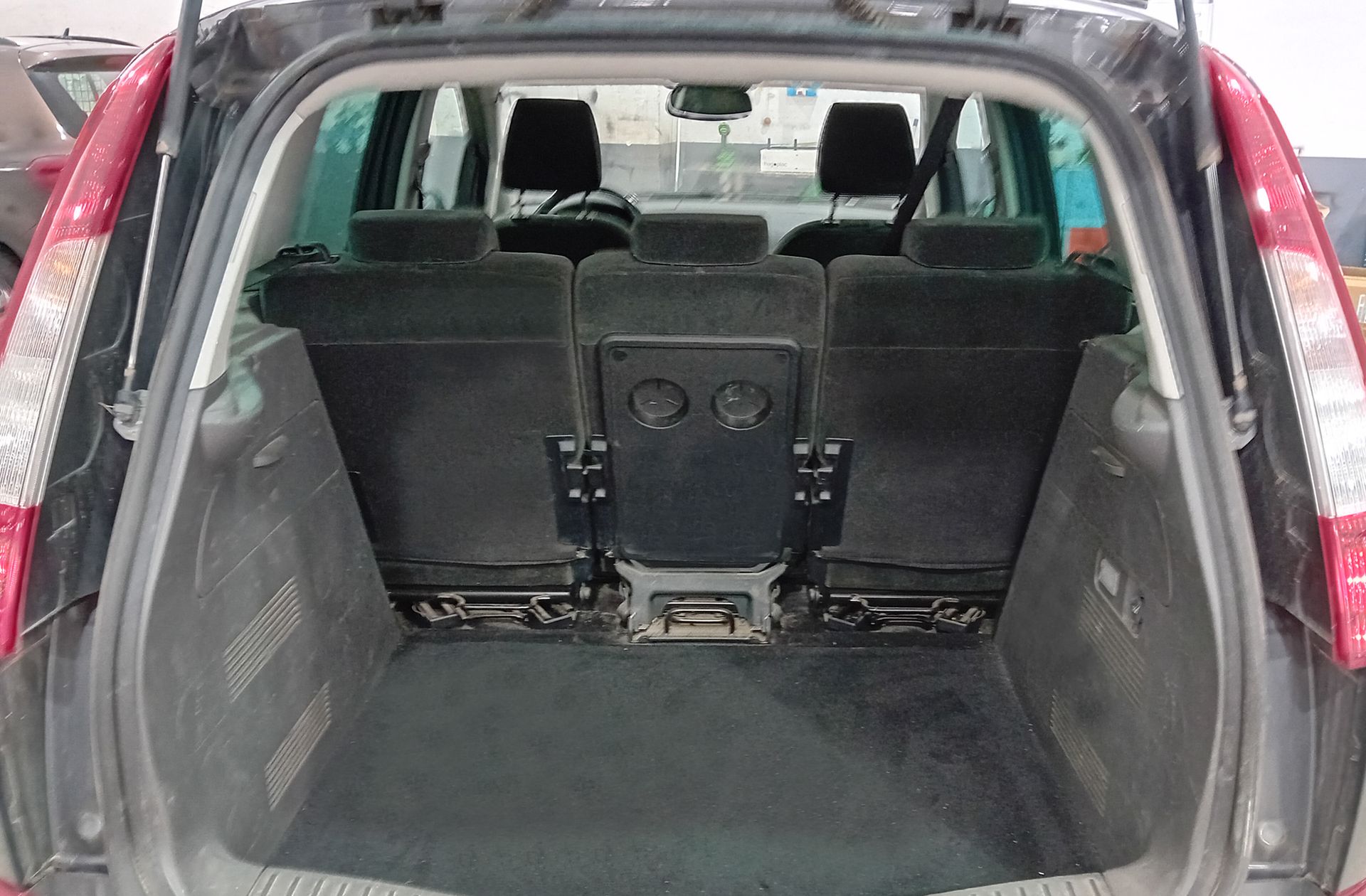 Ford Focus C-Max 2.0 TDCi Ghia - foto 12