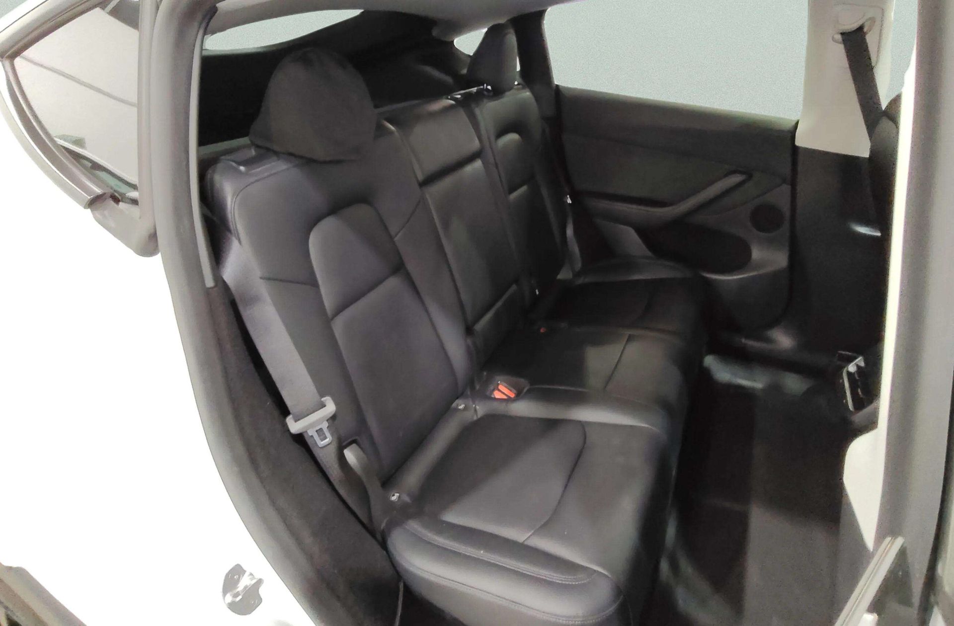 Tesla Model Y Gran Autonomía 4WD - foto 23