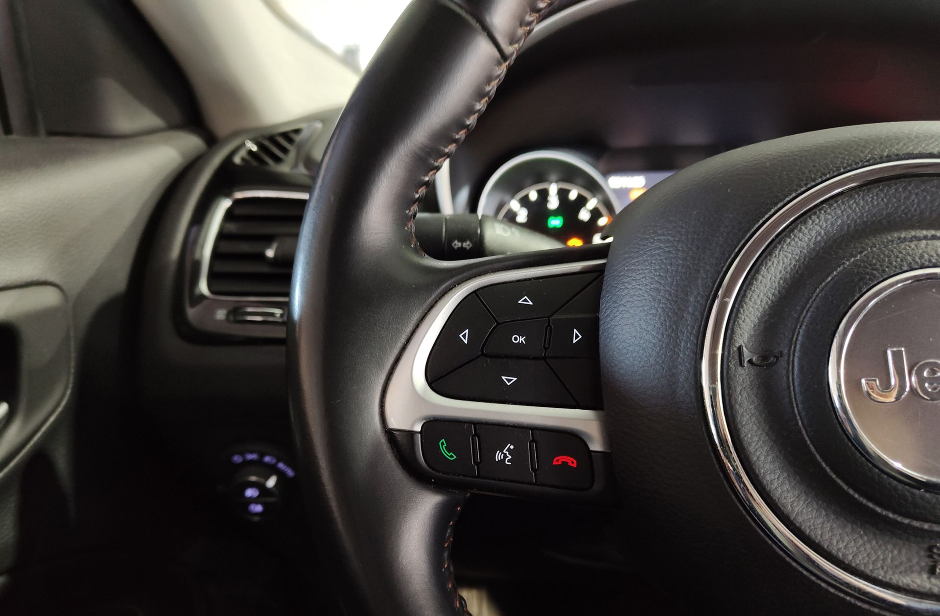 Jeep Compass 2.0 MultiJet Limited 4x4 AD - foto 25