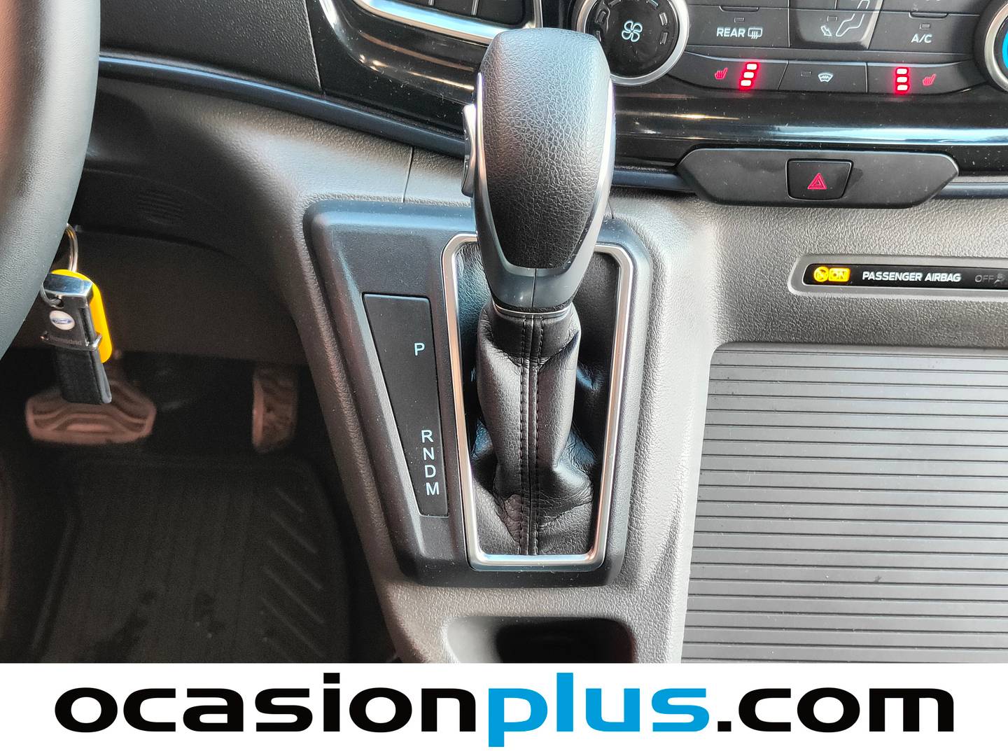 Foto Ford Tourneo Custom FORD Tourneo Custom 2.0 EcoBlue L2 Active Auto (170 CV) 8 Plazas