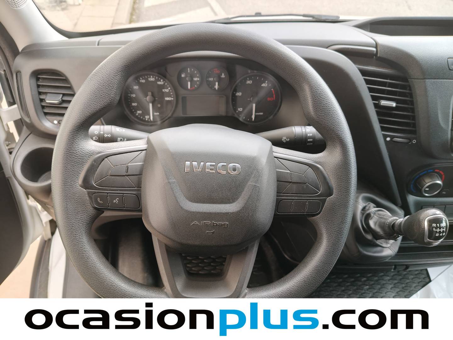 Extras y acabados del Iveco Daily Iveco Daily 35S 16 V 3520L/H2 (156 CV) 3 Plazas