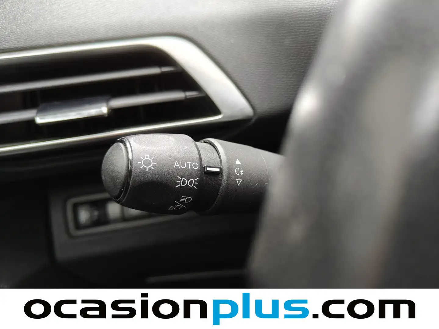 Foto Peugeot 3008 Peugeot 3008 BlueHDi 130 S&S Active Pack EAT8 (130 CV)