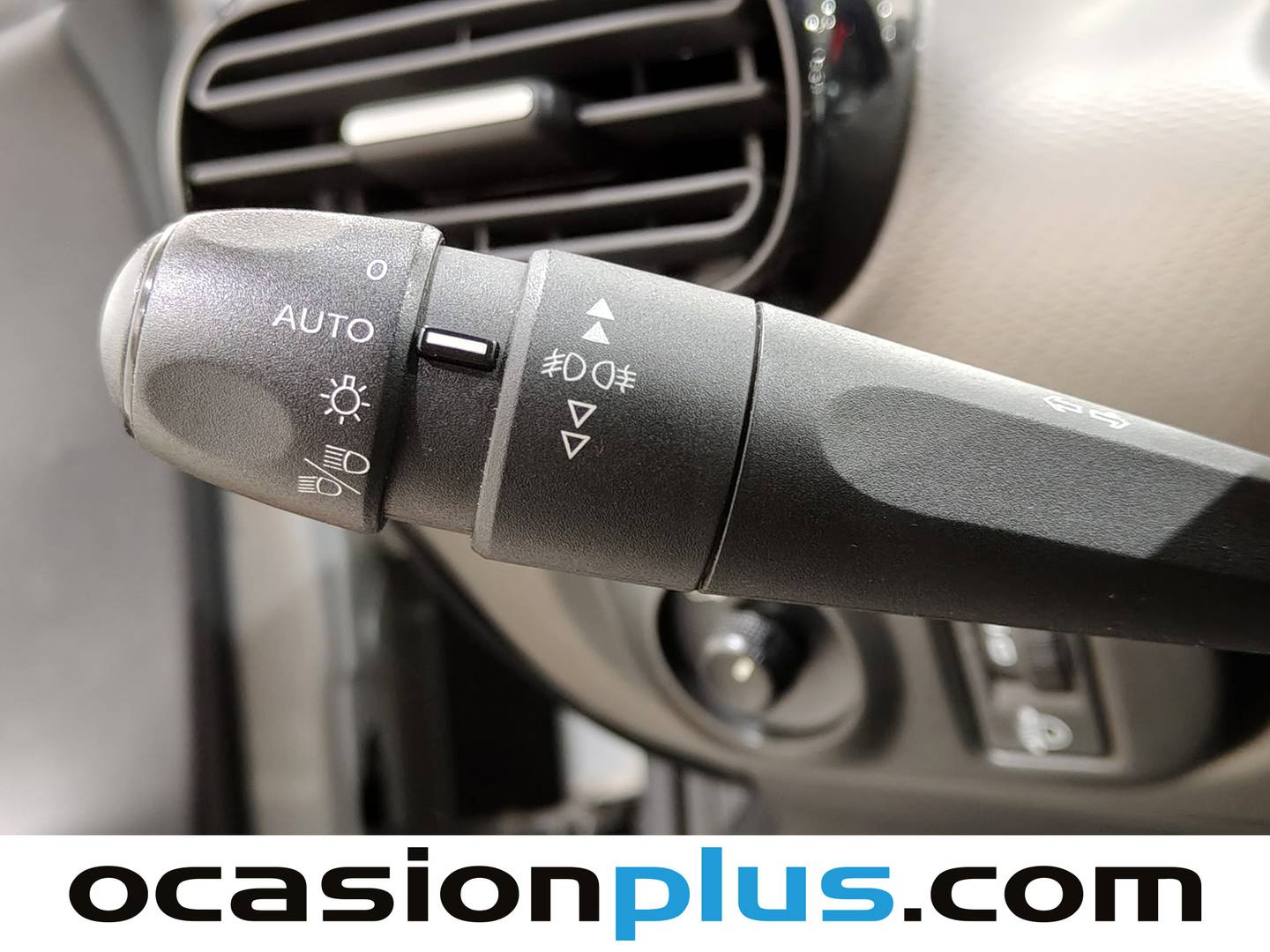 Equipamiento del Citroën C4 Cactus Citroën C4 Cactus BlueHDi 100 Feel Edition (100 CV)