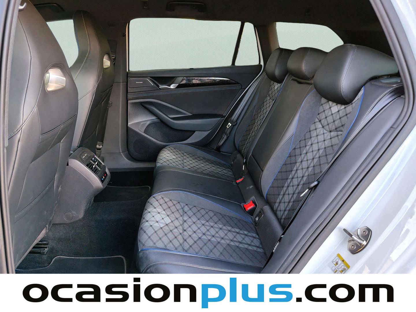 Foto asientos traseros Volkswagen Passat Volkswagen Passat Variant R-Line 2.0 TDI (150 CV) DSG