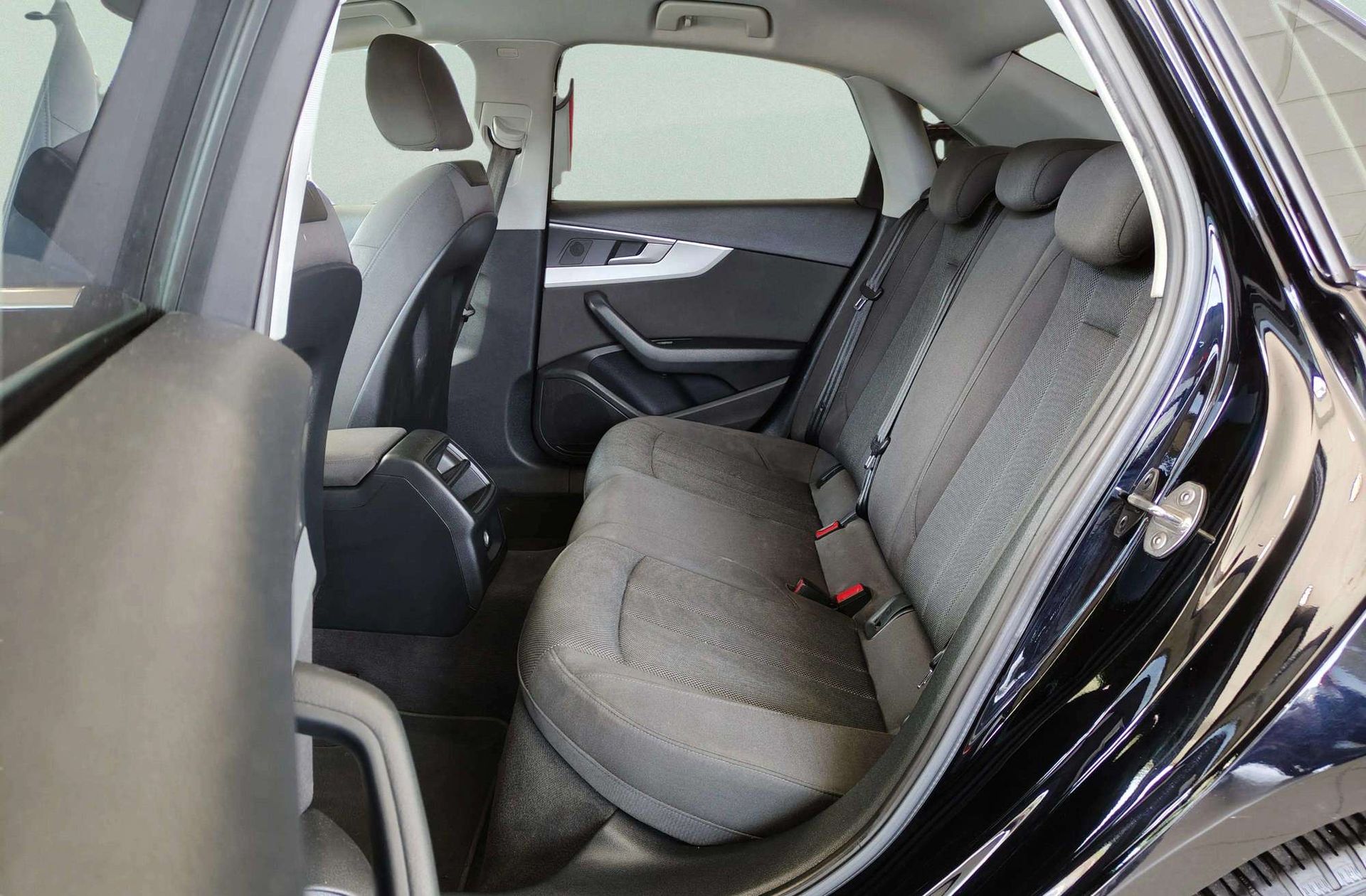 Audi A4 Advanced 35 TFSI S tronic - foto 12