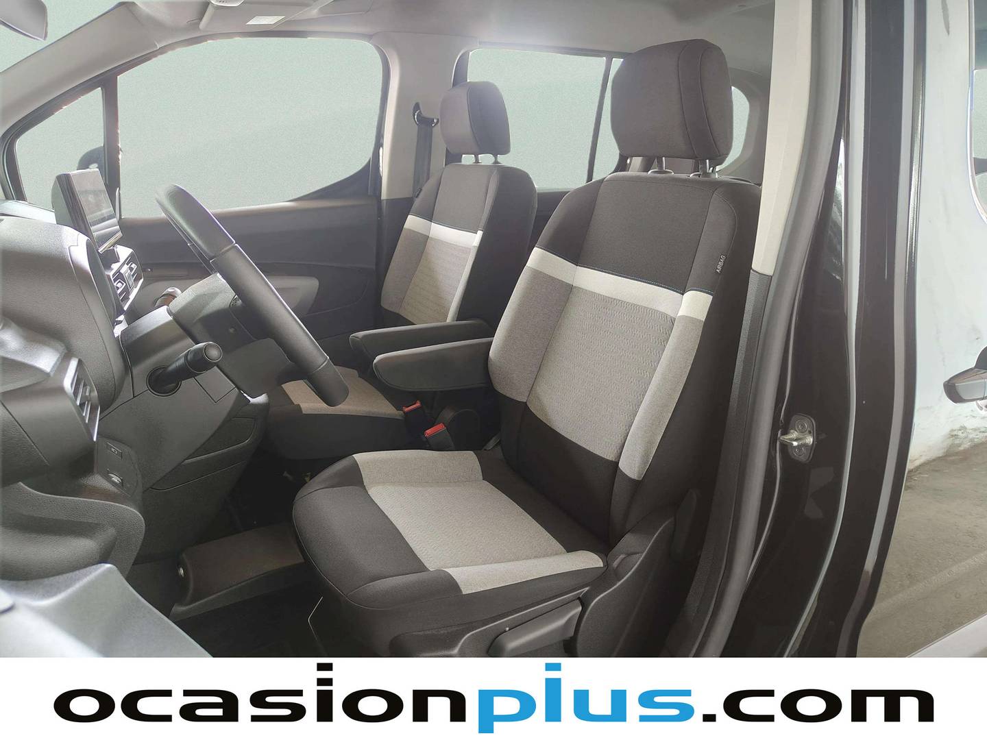 Foto asientos delanteros Citroën Berlingo Citroën Berlingo BlueHDi 100 S&S Plus Talla M (102 CV)