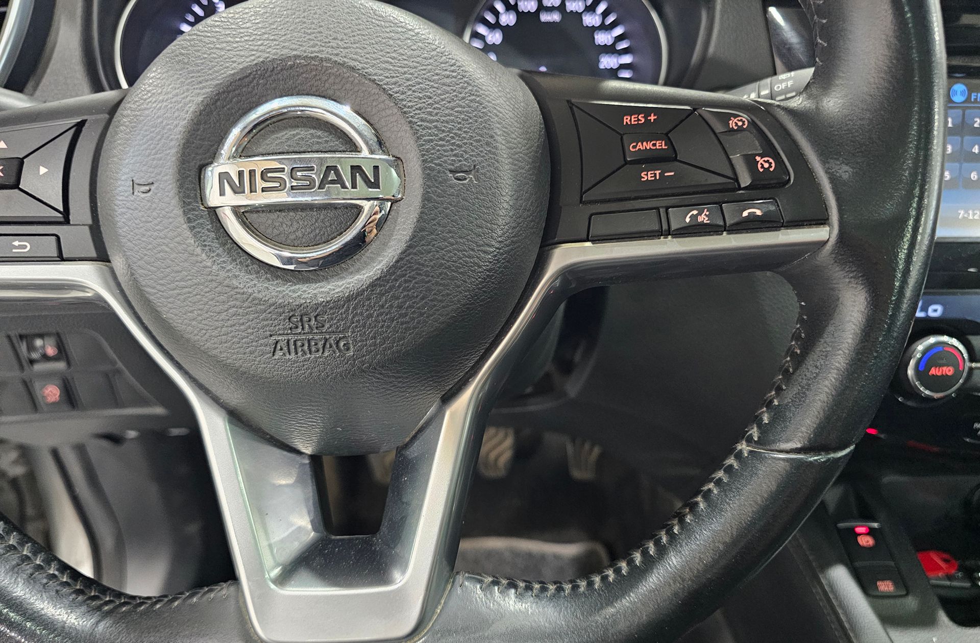 Nissan Qashqai DIG-T 115 N-Connecta - foto 23