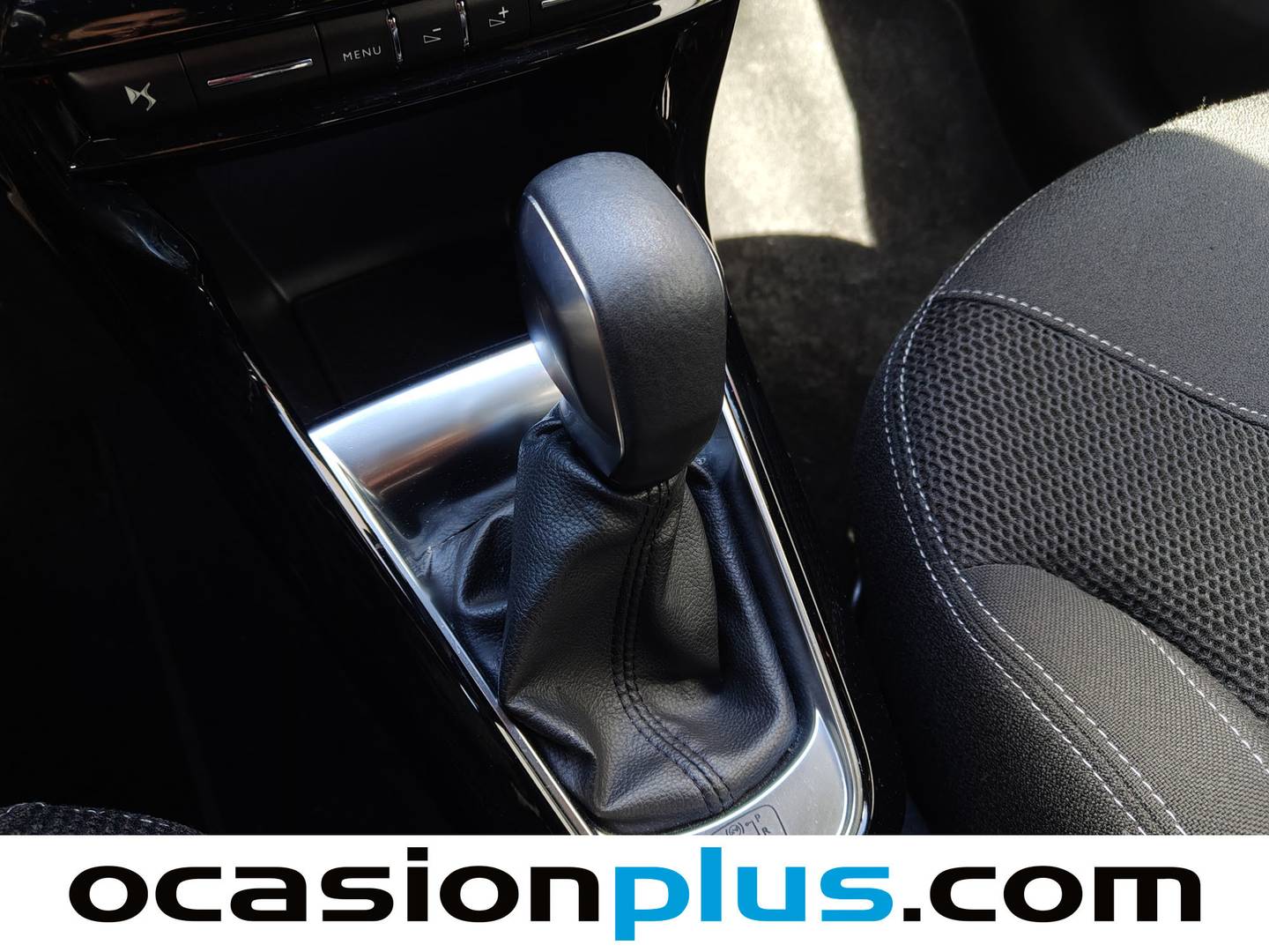 Foto DS DS 3 DS DS3 Crossback PureTech 110 S&S Dark Side EAT6  (110 CV)