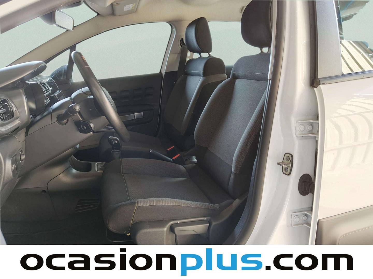 Foto asientos delanteros Citroën C3 Citroen C3 PureTech 83 Feel Pack  (83 CV)