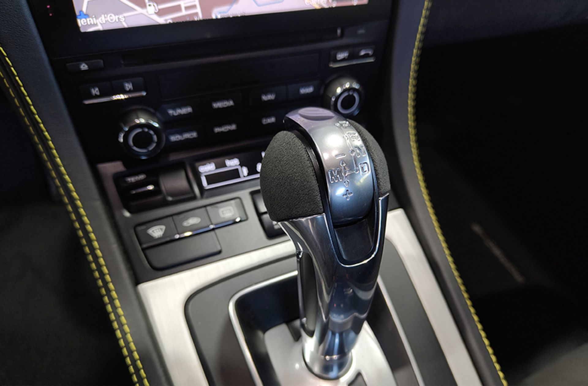 Porsche 718 Cayman GT4 - foto 5