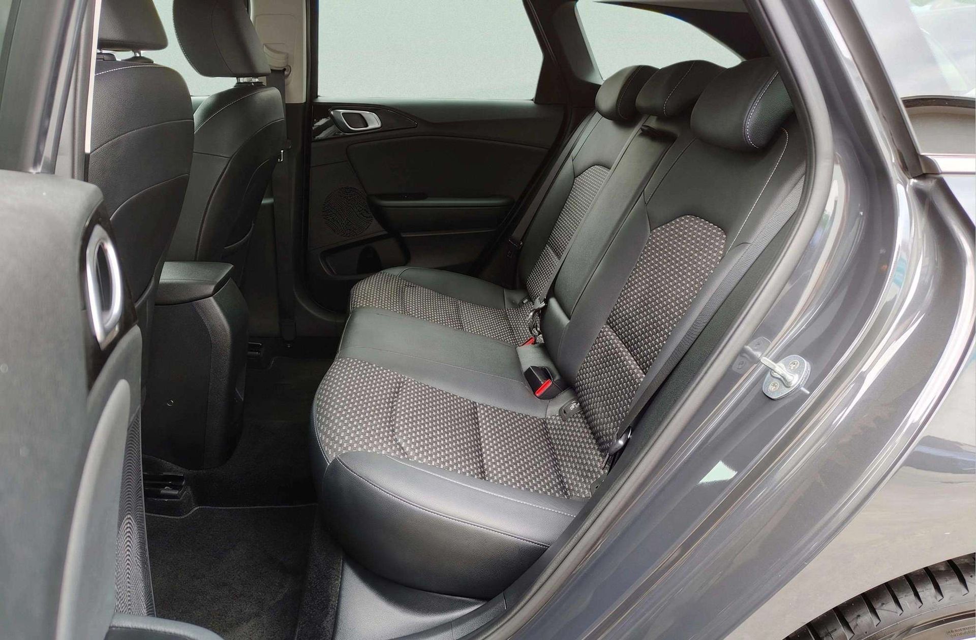 Kia Ceed 1.0 T-GDi Tech - foto 15