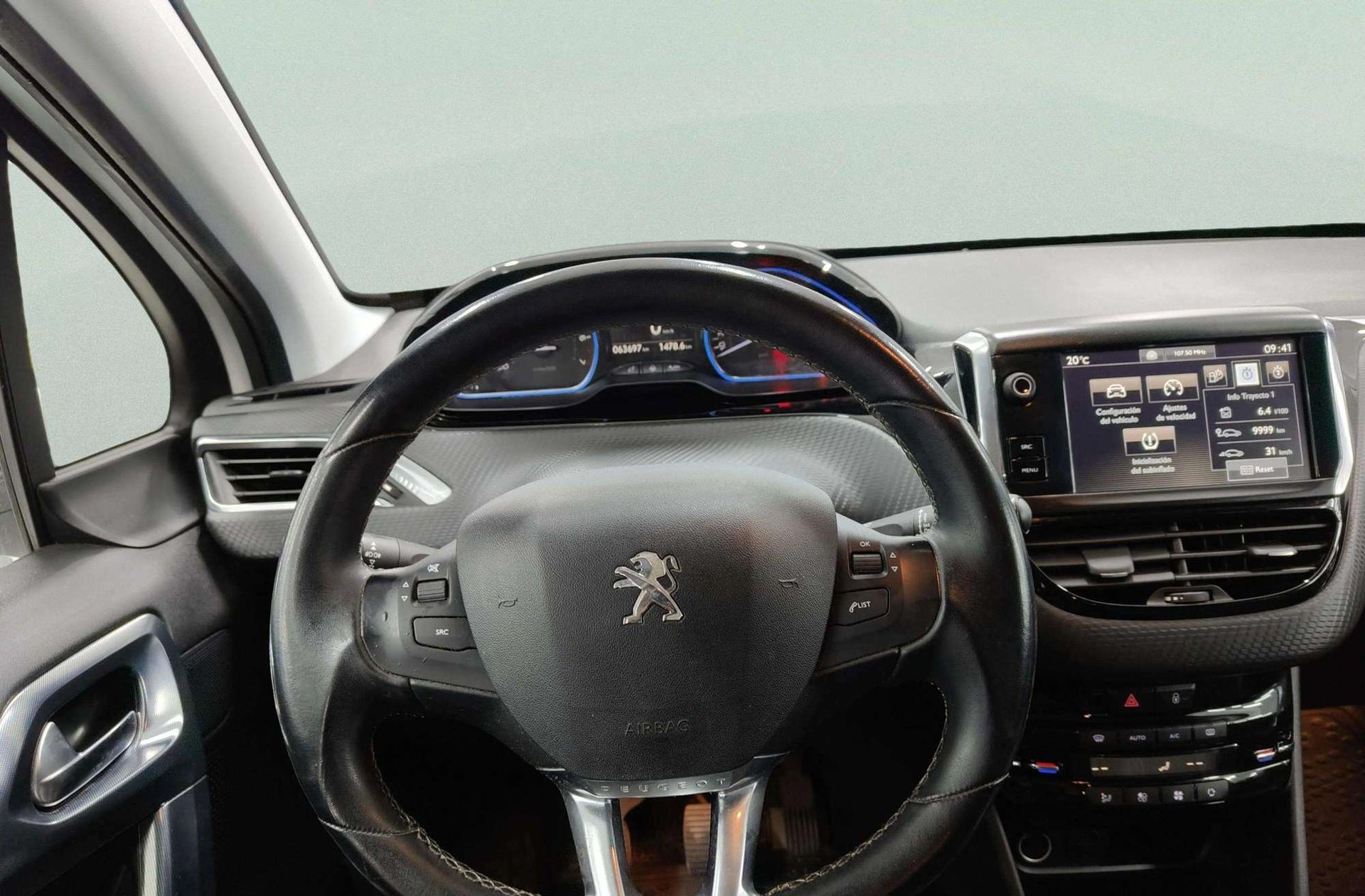 Peugeot 2008 PureTech 110 Allure - foto 23