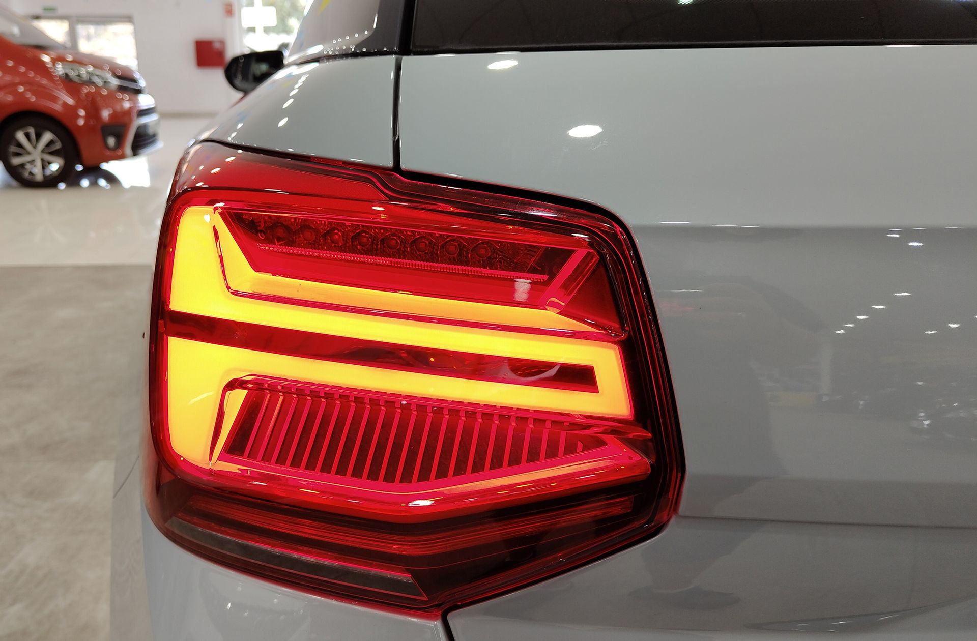 Audi Q2 Advanced 30 TFSI - foto 16