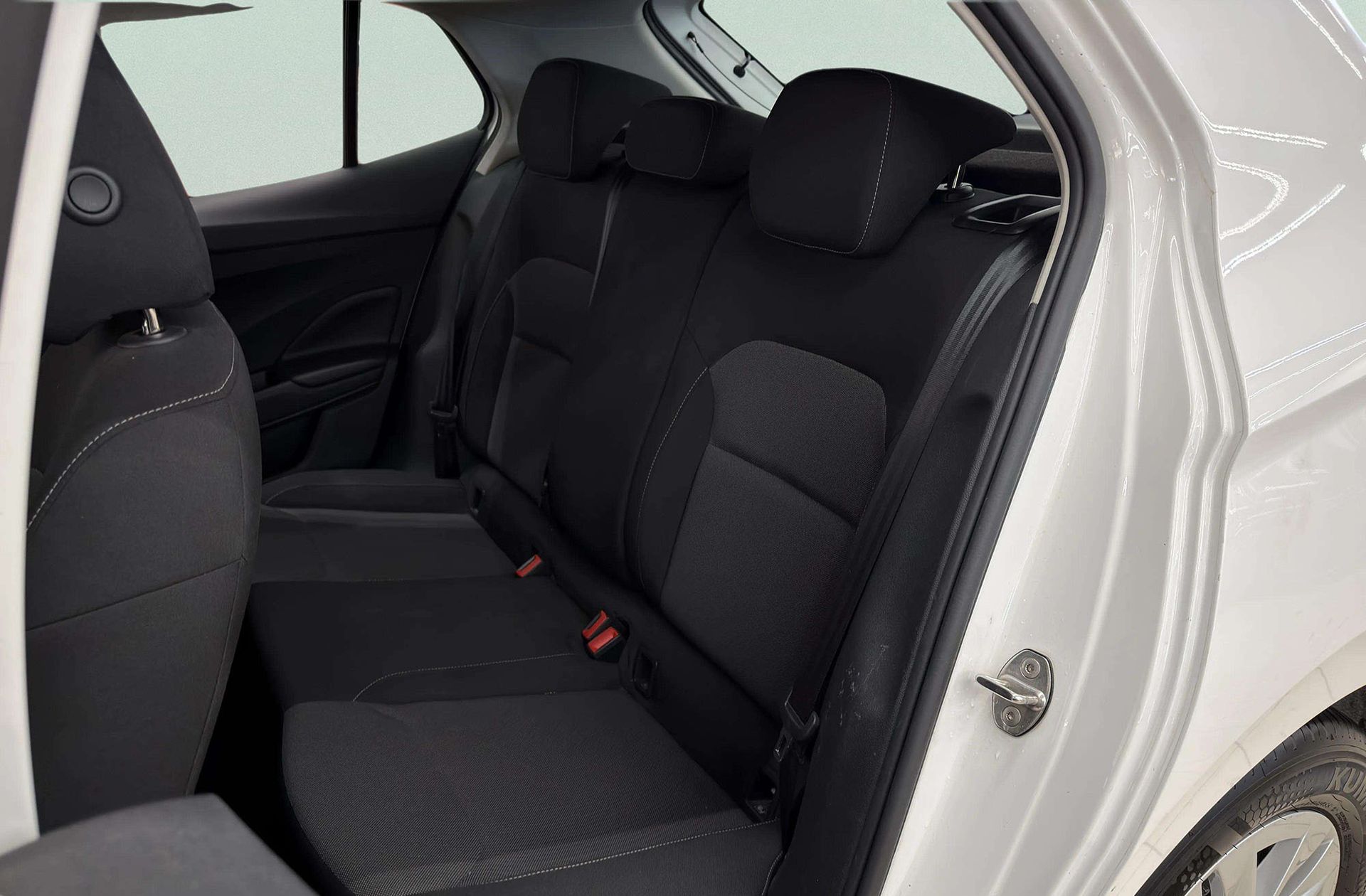 Škoda Fabia 1.0 TSI Ambition - foto 13