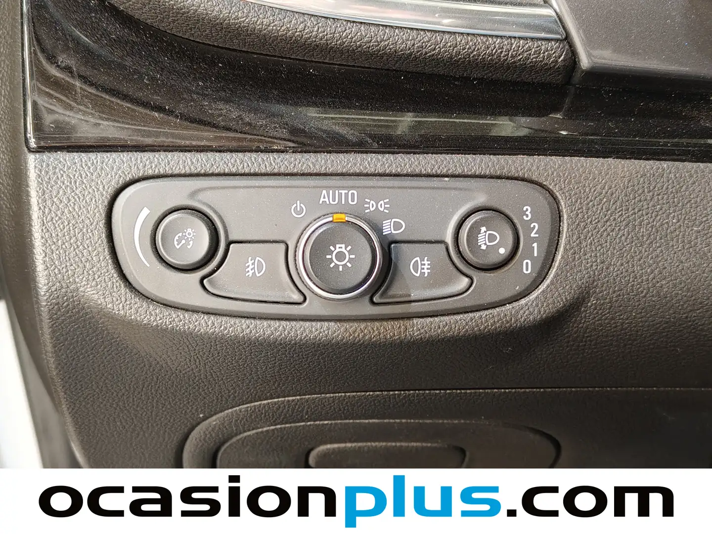 Foto Opel Mokka X Opel Mokka X 1.6 CDTI S&S Selective 4X2 Auto (136 CV)