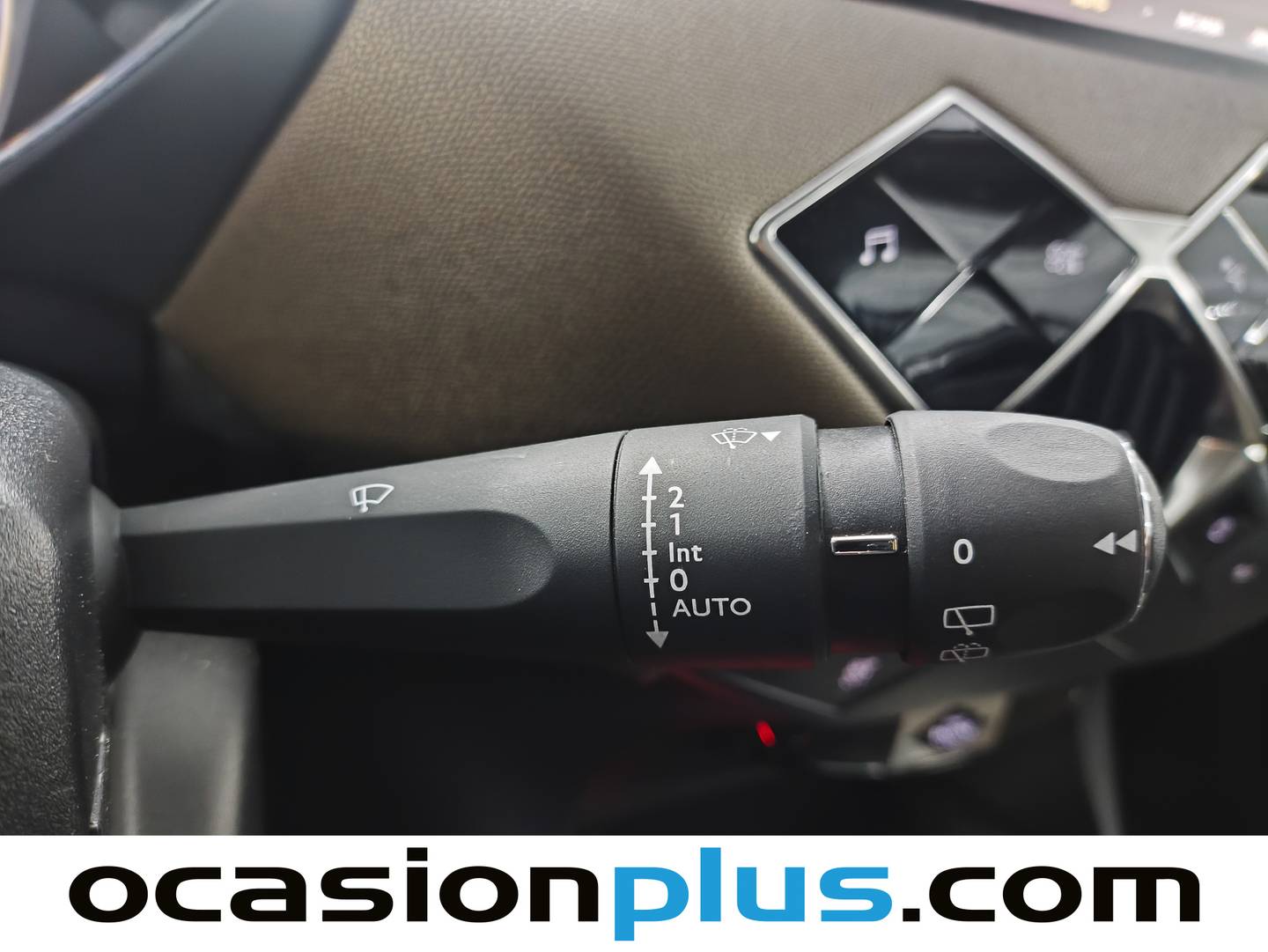 Foto DS DS 3 Crossback DS DS3 Crossback BlueHDi 100 So Chic (100 CV)