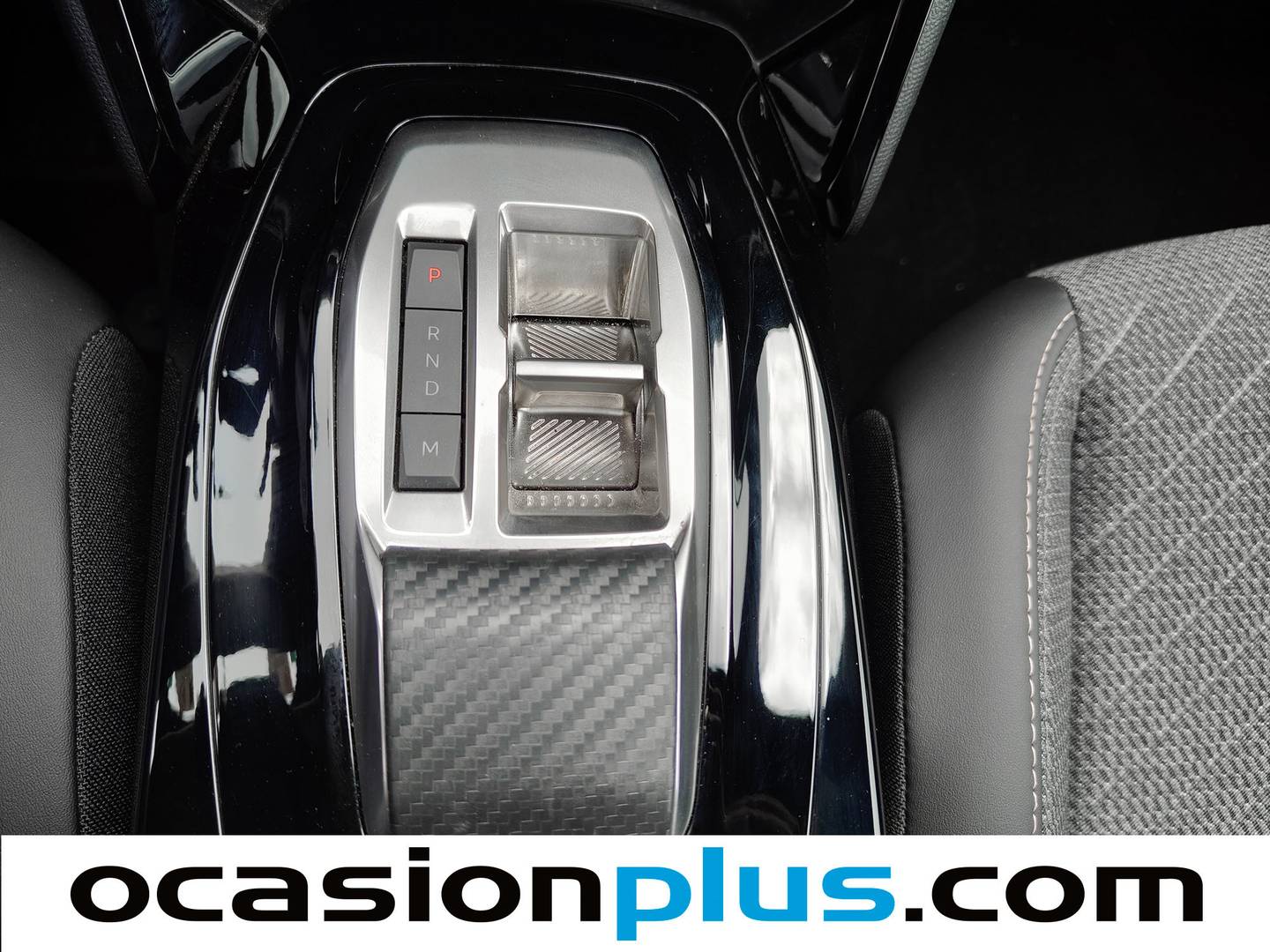 Foto Peugeot 2008 Peugeot 2008 Allure Hybrid eDCS6 (136 CV)