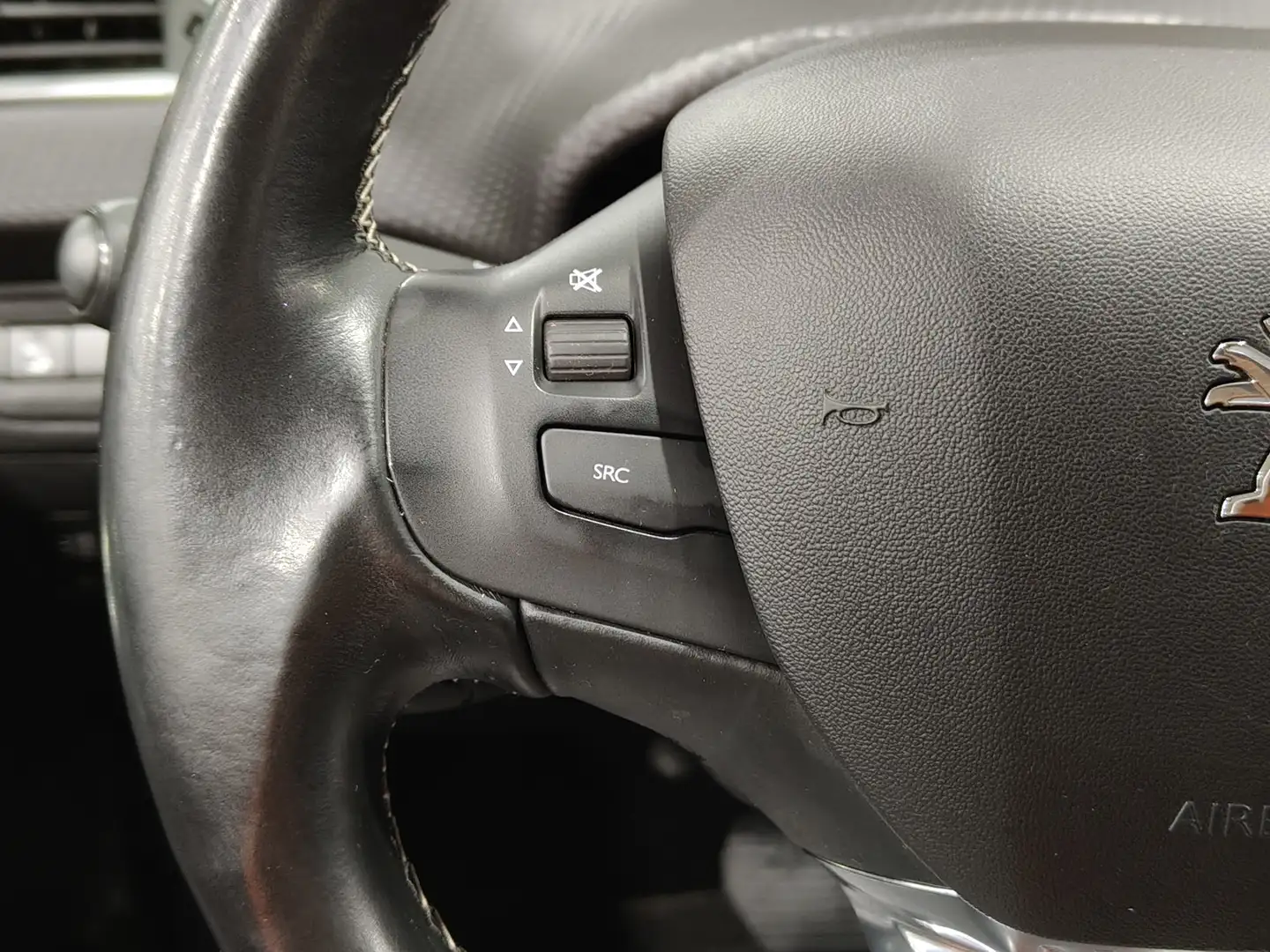 Foto Peugeot 2008 Peugeot 2008 PureTech 110 S&S Allure EAT6 (110 CV)