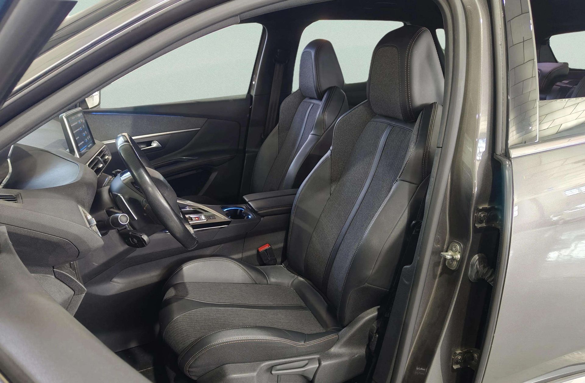 Peugeot 3008 PureTech 130 GT Line EAT8 - foto 12
