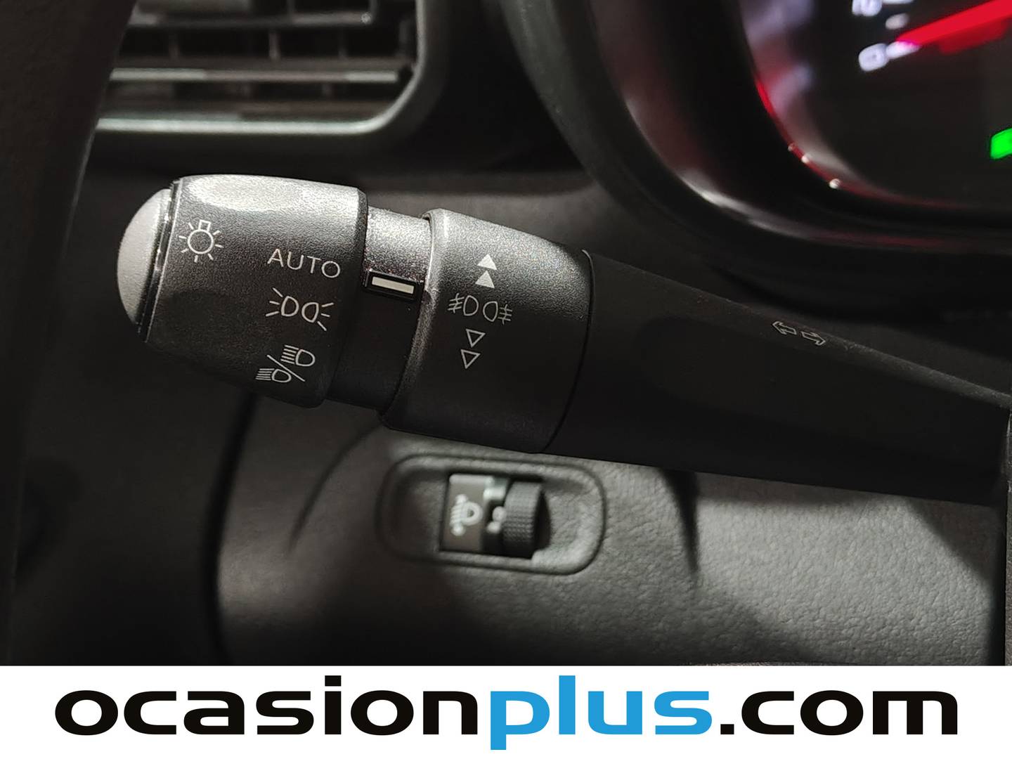Equipamiento del Citroën Berlingo Citroën Berlingo Furgon BlueHDi 100 Talla M Control  (102 CV)