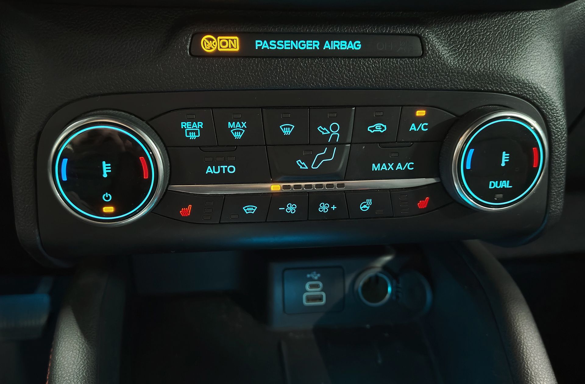 Ford Kuga 2.5 Duratec PHEV ST-Line - foto 29