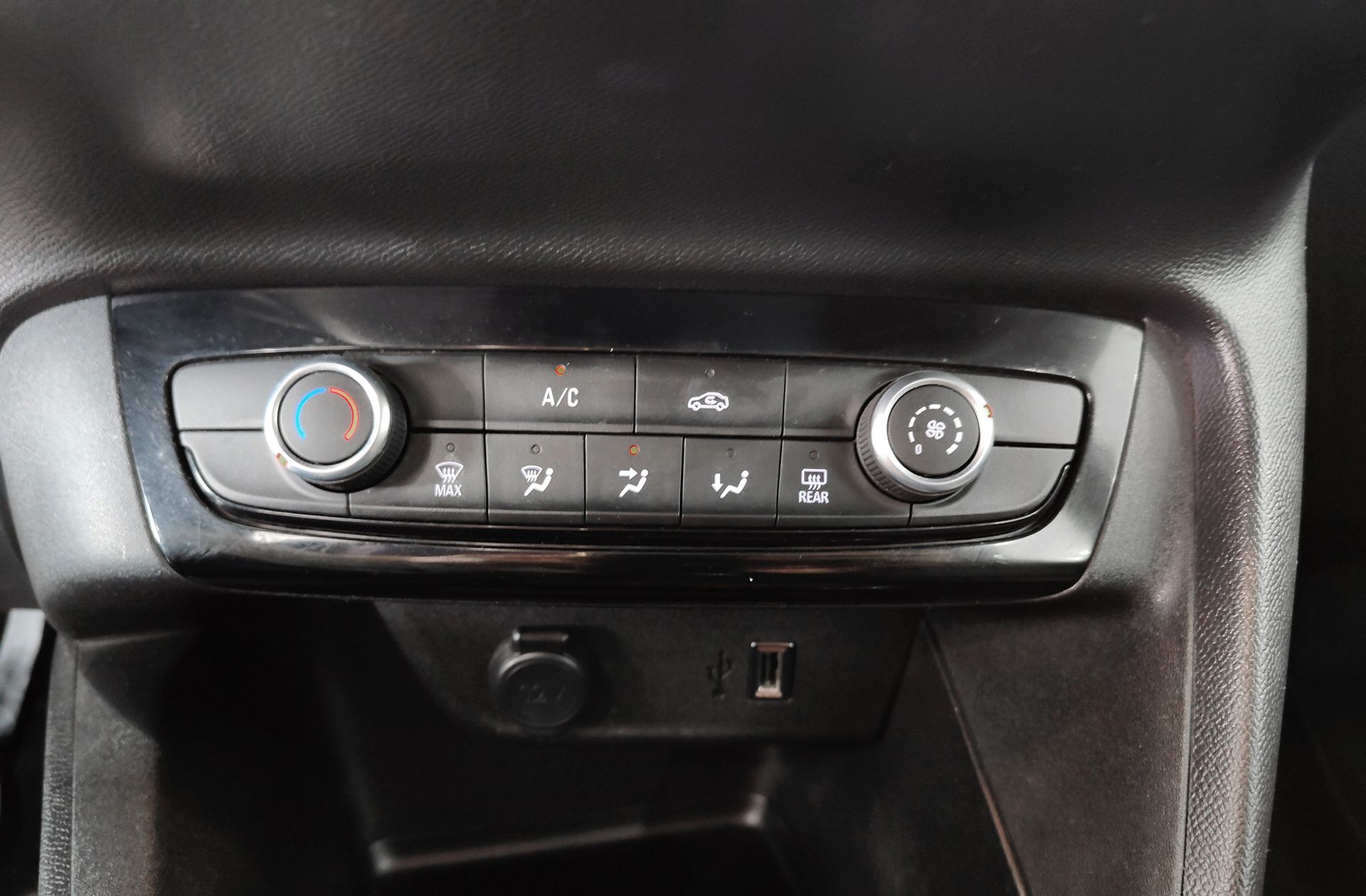 Opel Corsa 1.2 XEL Edition - foto 29