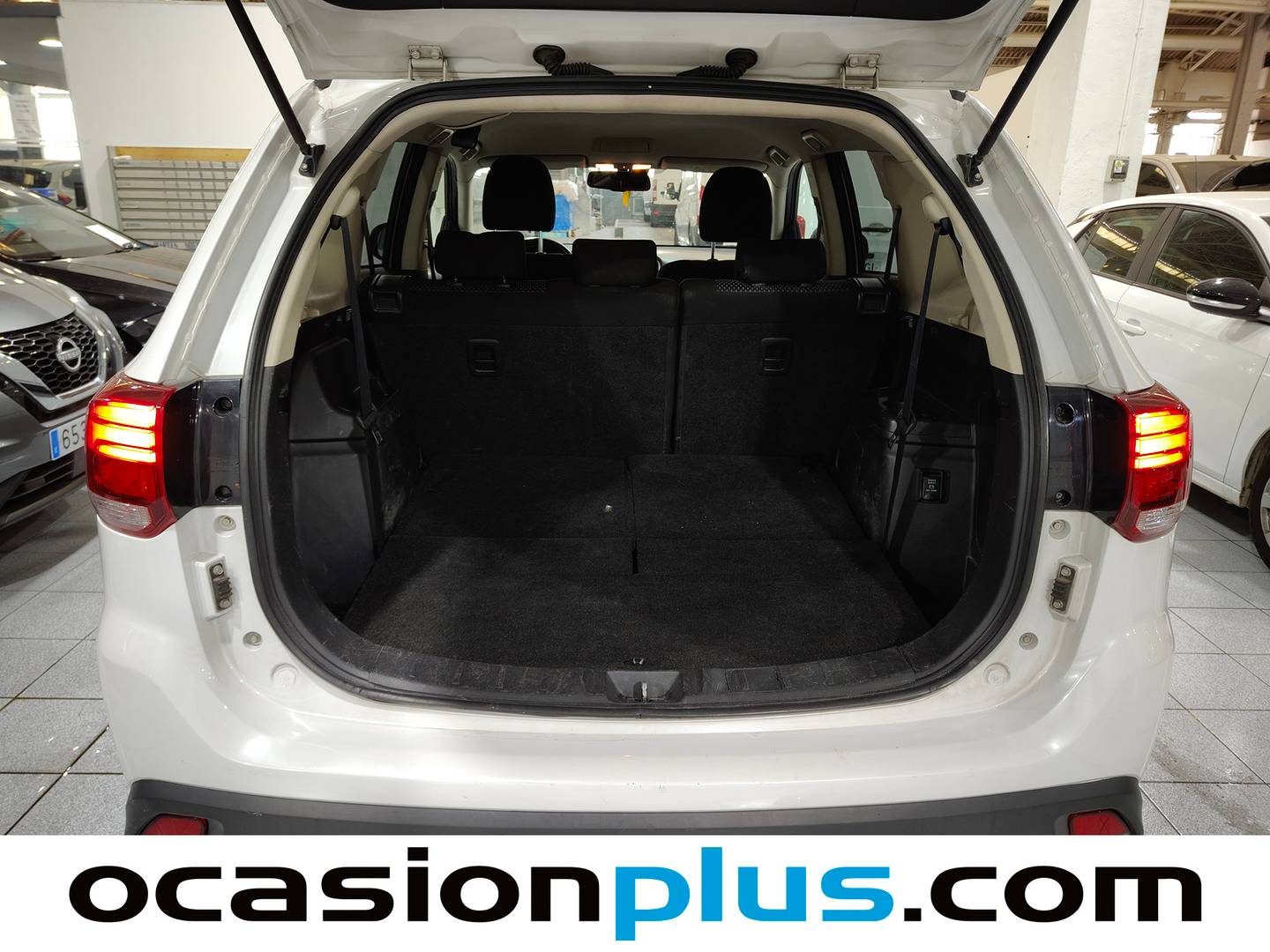 Fotos maletero Mitsubishi Outlander Mitsubishi Outlander 220 DI-D Motion 4WD (150 CV) 7 Plazas