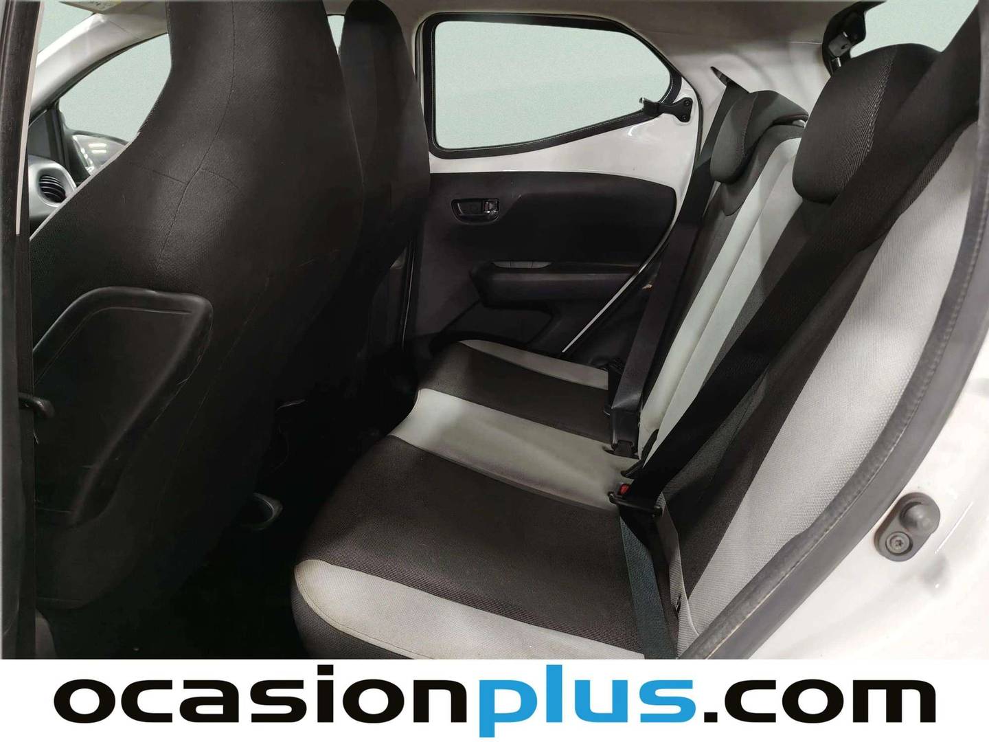 Foto asientos traseros Toyota Aygo Toyota Aygo 1.0 70 x-play (69 CV)