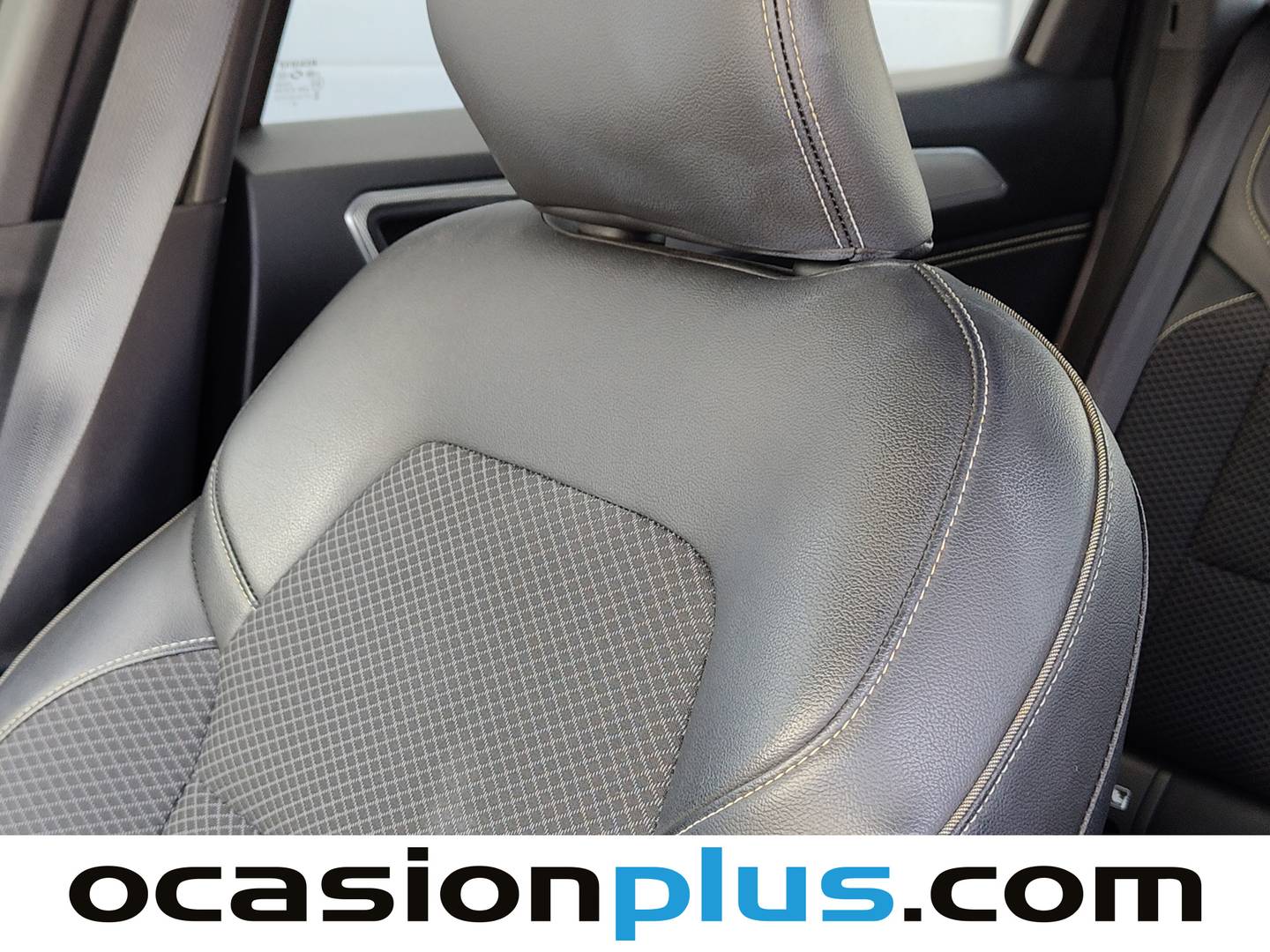 Extras y acabados del Renault Arkana Renault Arkana Techno TCe 140 Mild hybrid EDC (140 CV)