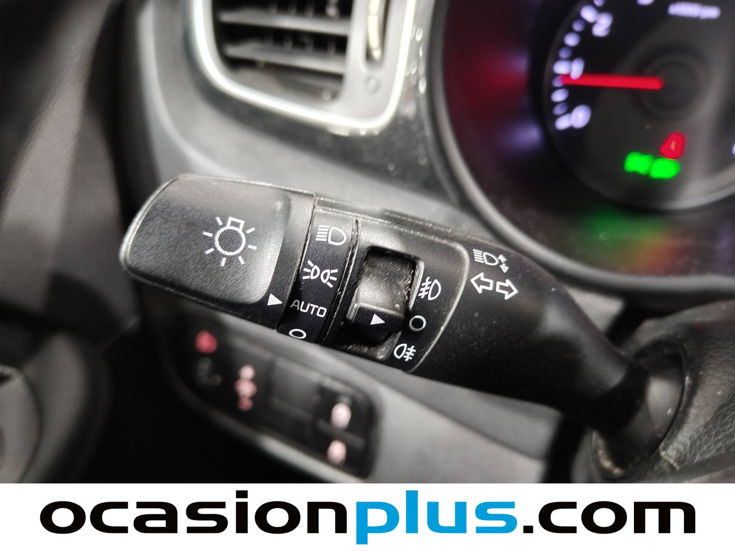 KIA Carens KIA Carens 1.6 GDi UEFA Euro 2016 Eco-Dynamics (135 CV) de segunda mano