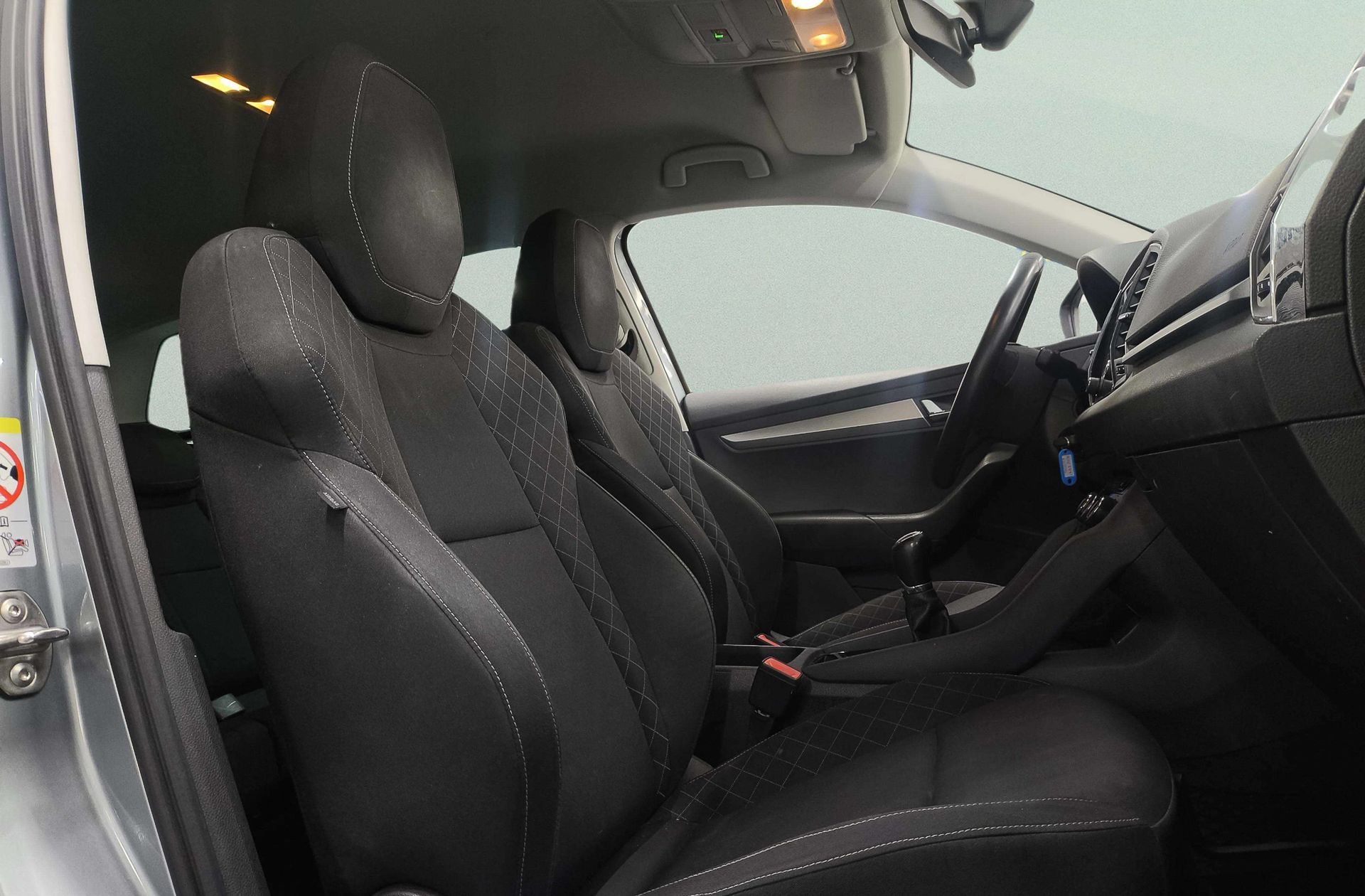 Škoda Karoq 1.6 TDI Ambition - foto 19