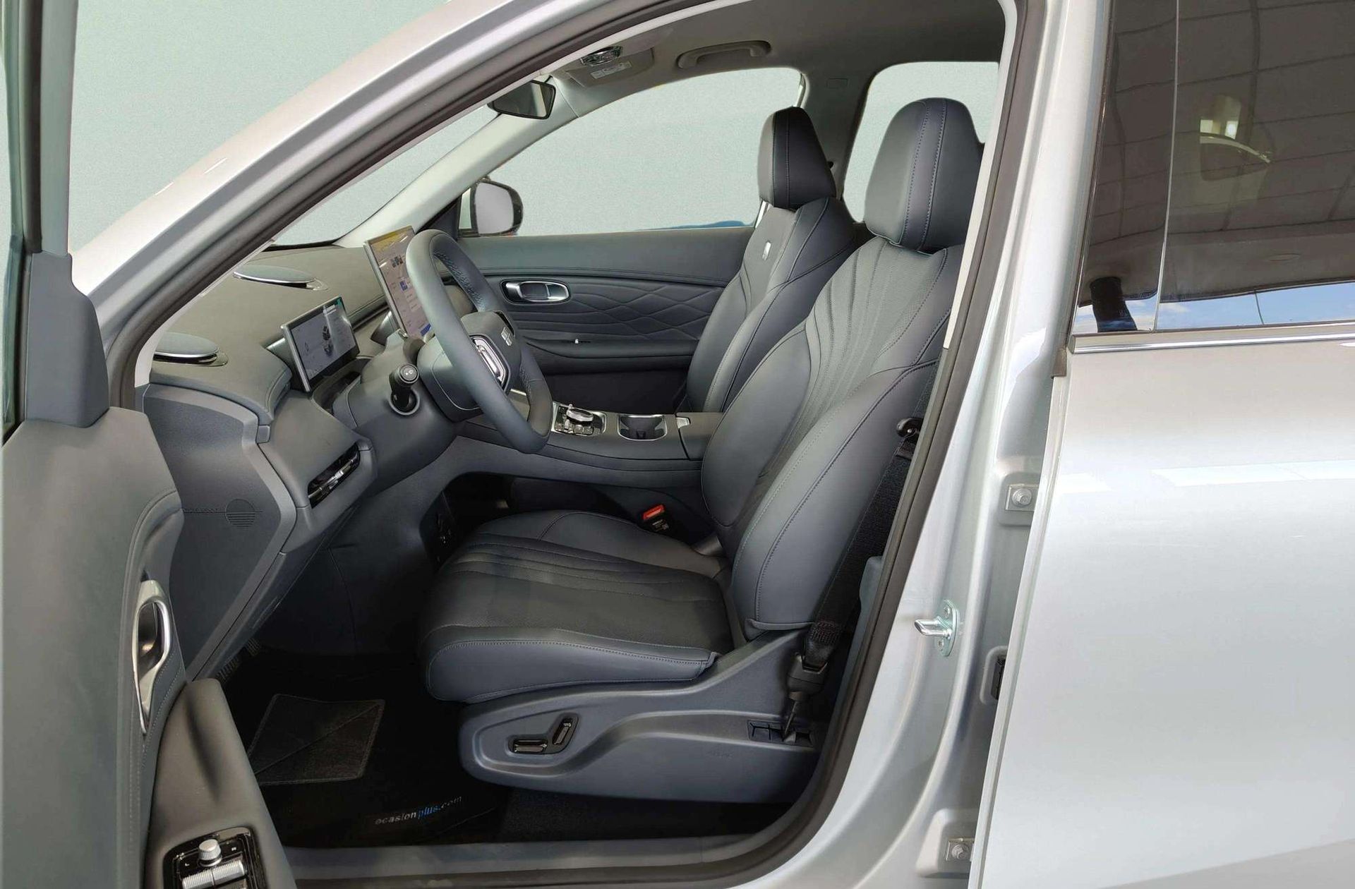 Geely Starray EM-i 1.5 PHEV Pro - foto 13