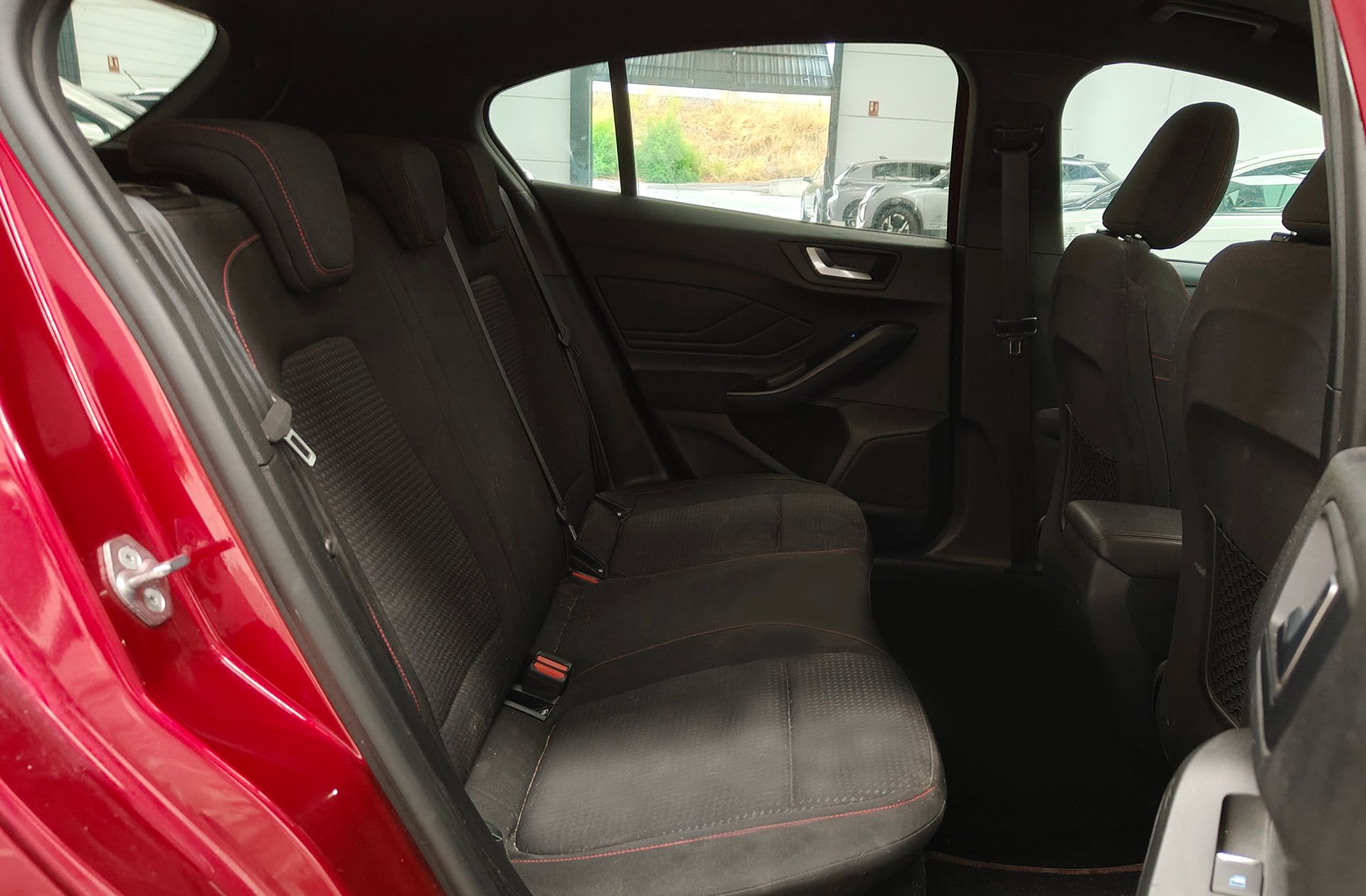 Ford Focus 1.0 EcoBoost ST-Line - foto 18