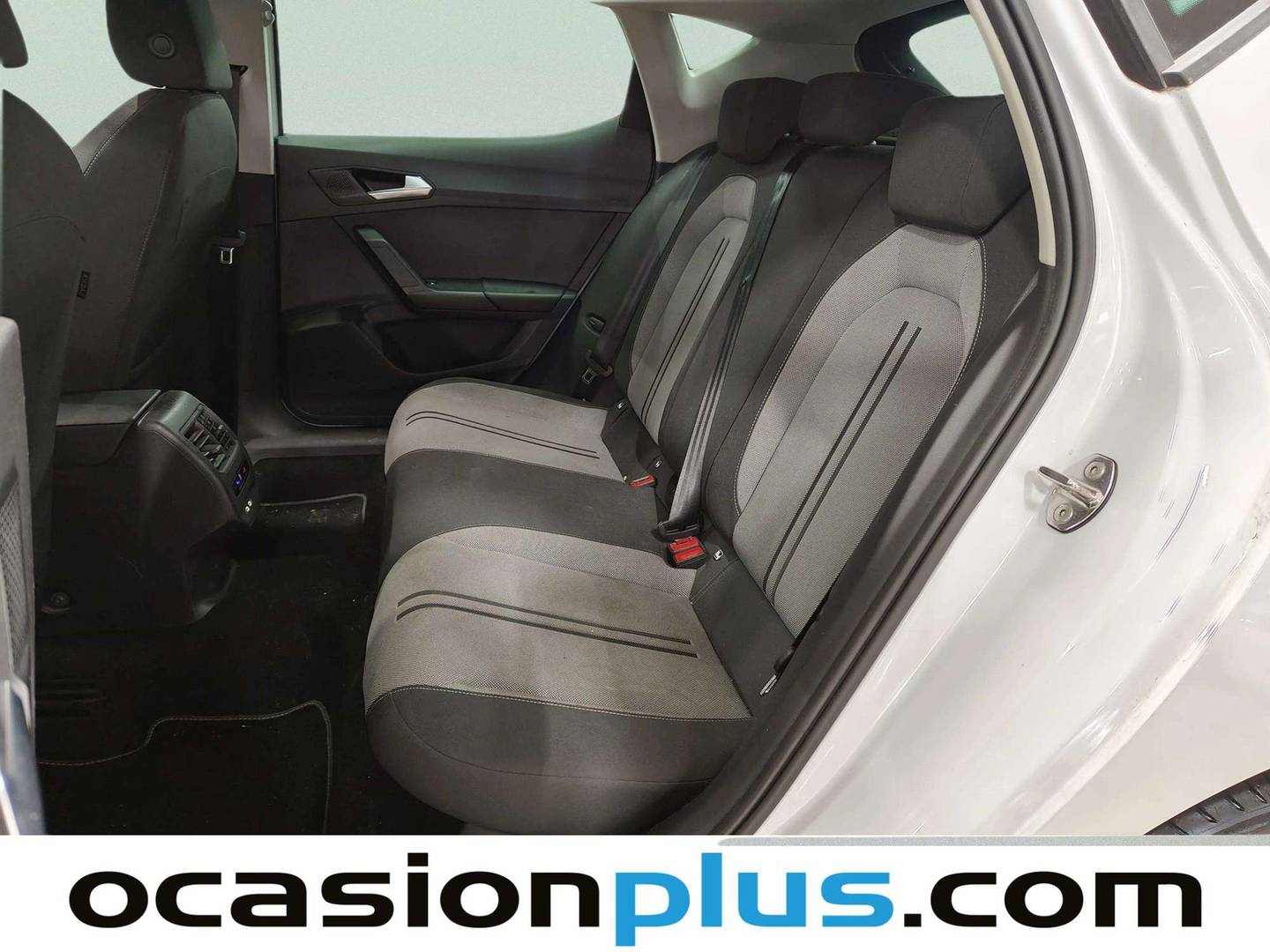 Foto asientos traseros Seat León SEAT León 1.0 TSI S&S Style Go (110 CV)