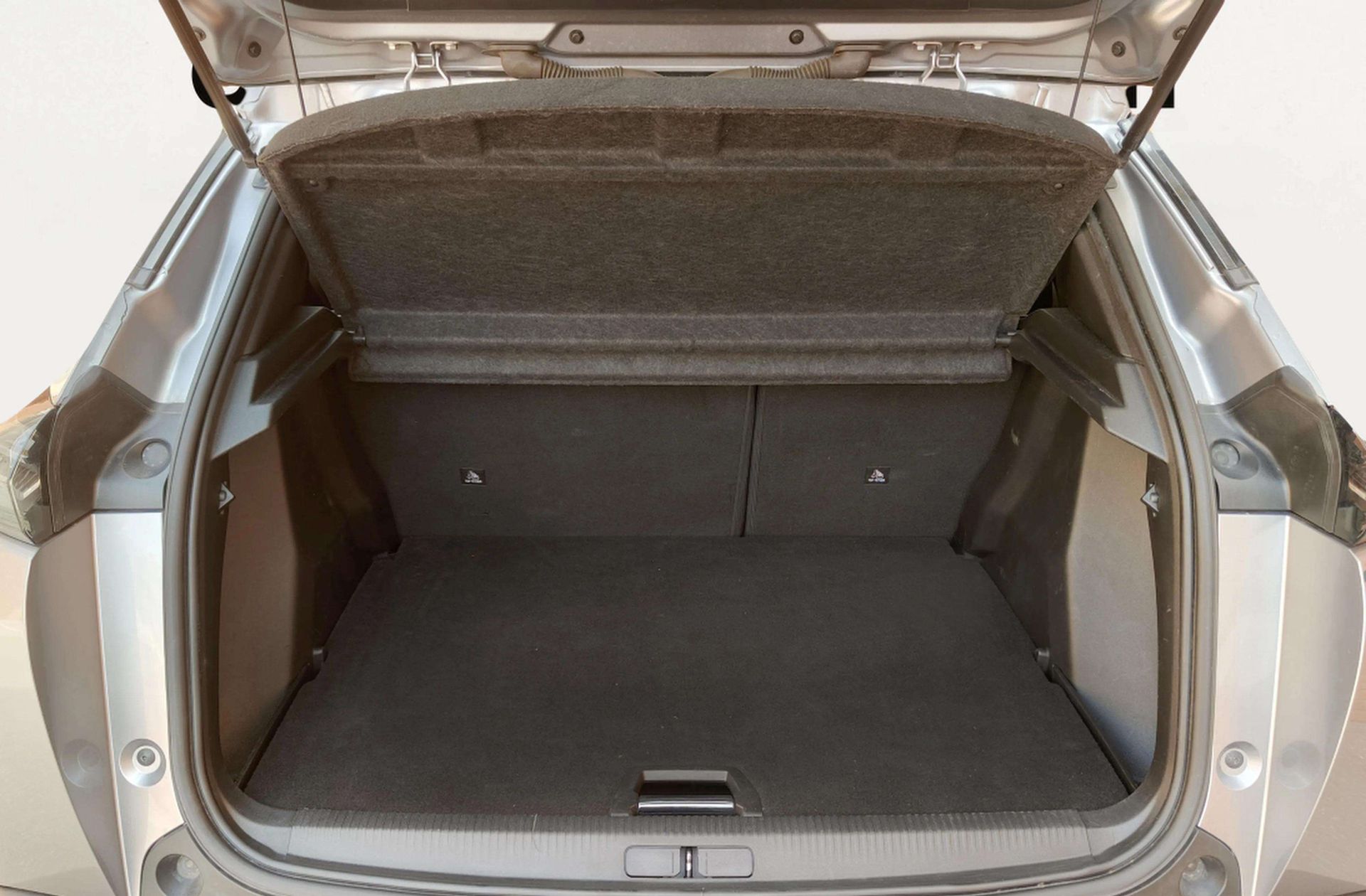 Peugeot 2008 PureTech 100 Allure - foto 17