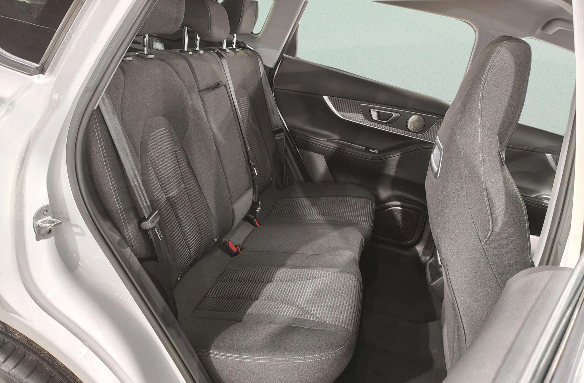 Ebro s700 1.6 T-GDi Comfort DCT - foto 17