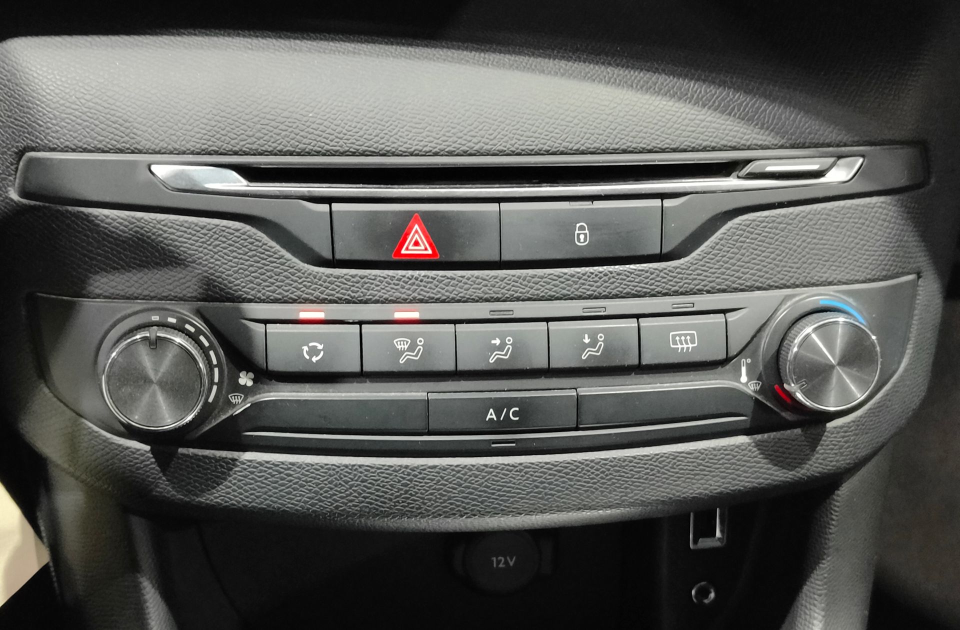 Peugeot 308 1.6 BlueHDi Access - foto 22