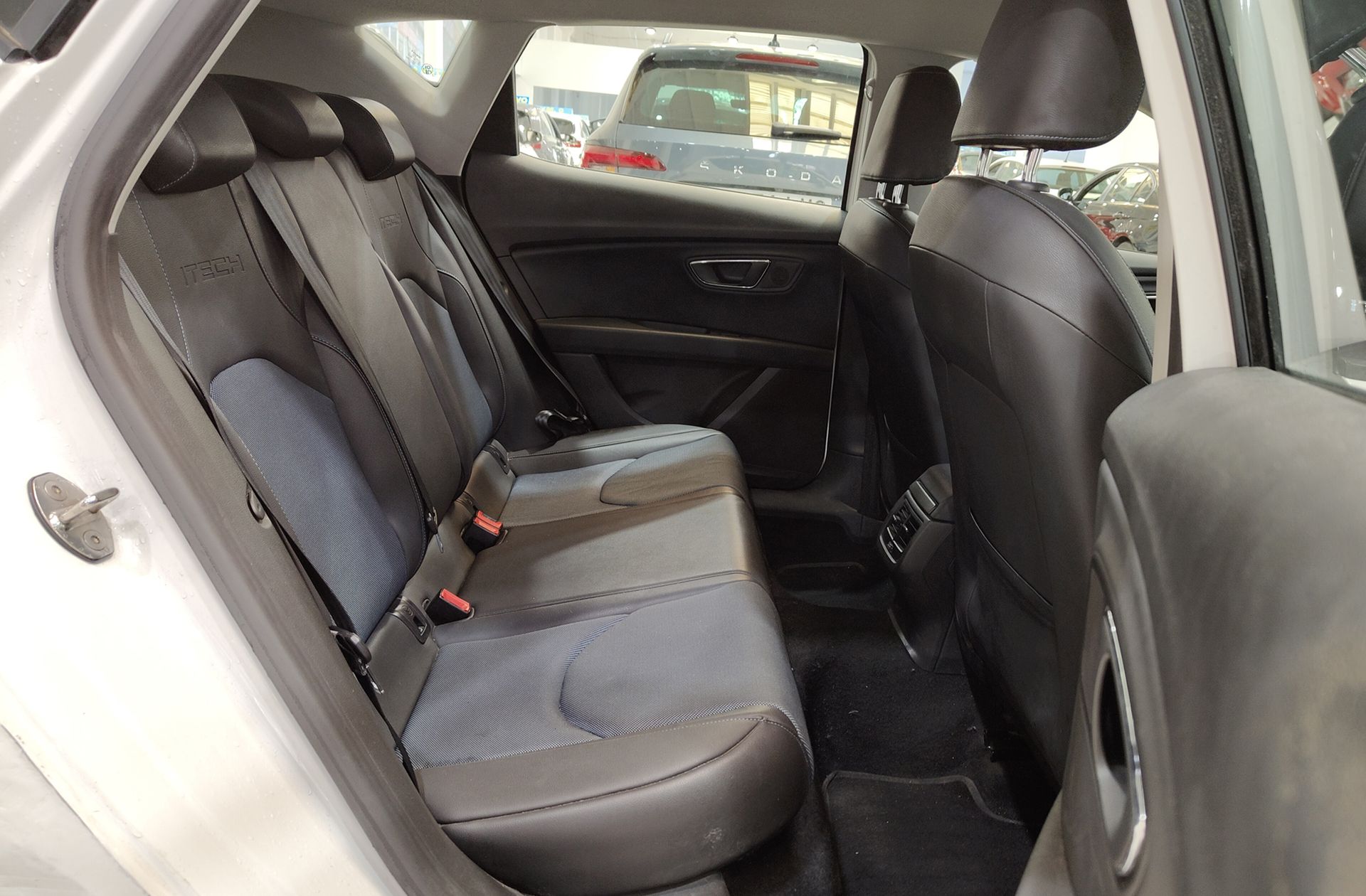 SEAT León 1.6 TDI I-Tech - foto 15
