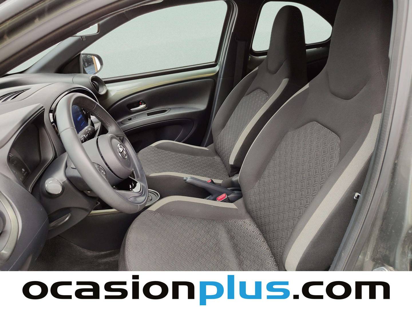 Foto asientos delanteros Toyota Aygo X Cross Toyota Aygo X Cross 1.0 VVT-I Undercover CVT (72 CV)