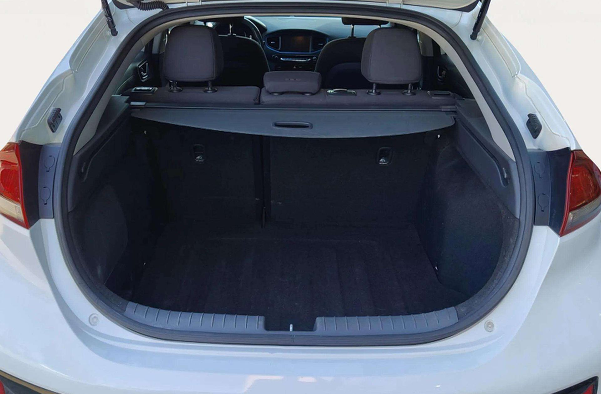 Hyundai Ioniq 1.6 GDI HEV Klass DCT - foto 16