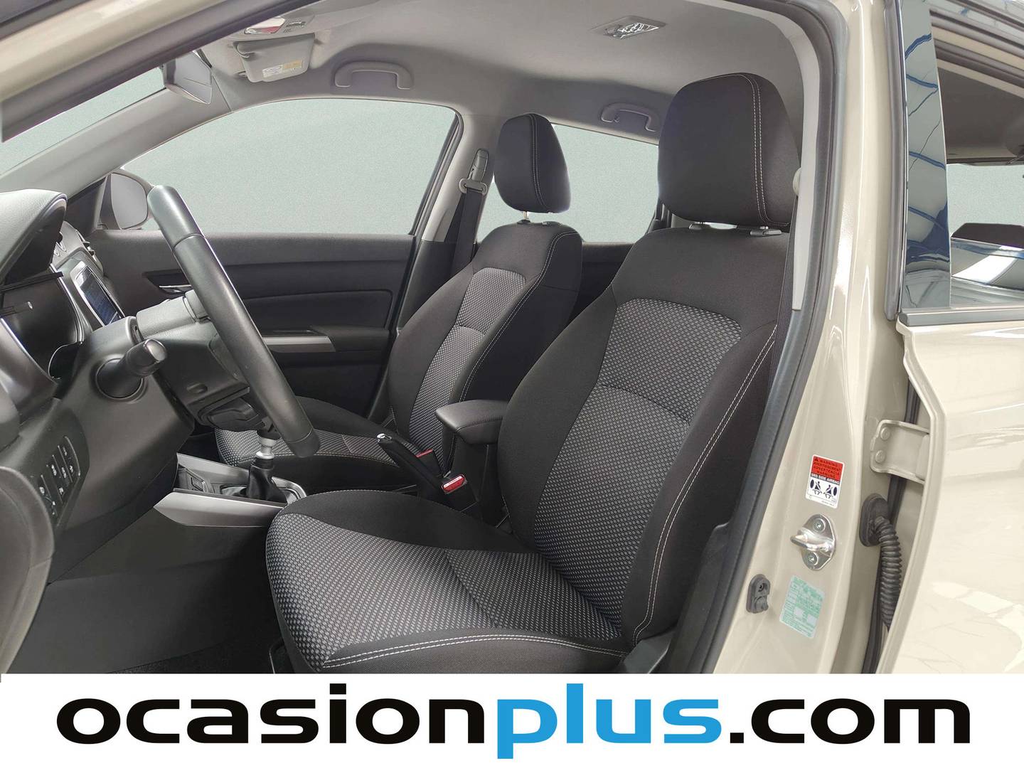 Foto asientos delanteros Suzuki Vitara Suzuki Vitara 1.4 T Mild Hybrid S2 (129 CV)