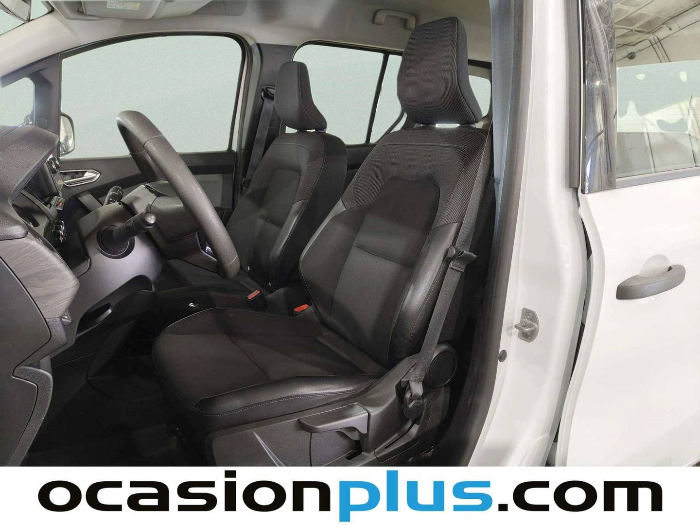 Foto asientos delanteros Renault Kangoo Combi Renault Kangoo Combi Combi Life Edition One 1.5 Blue dCi (75 CV)