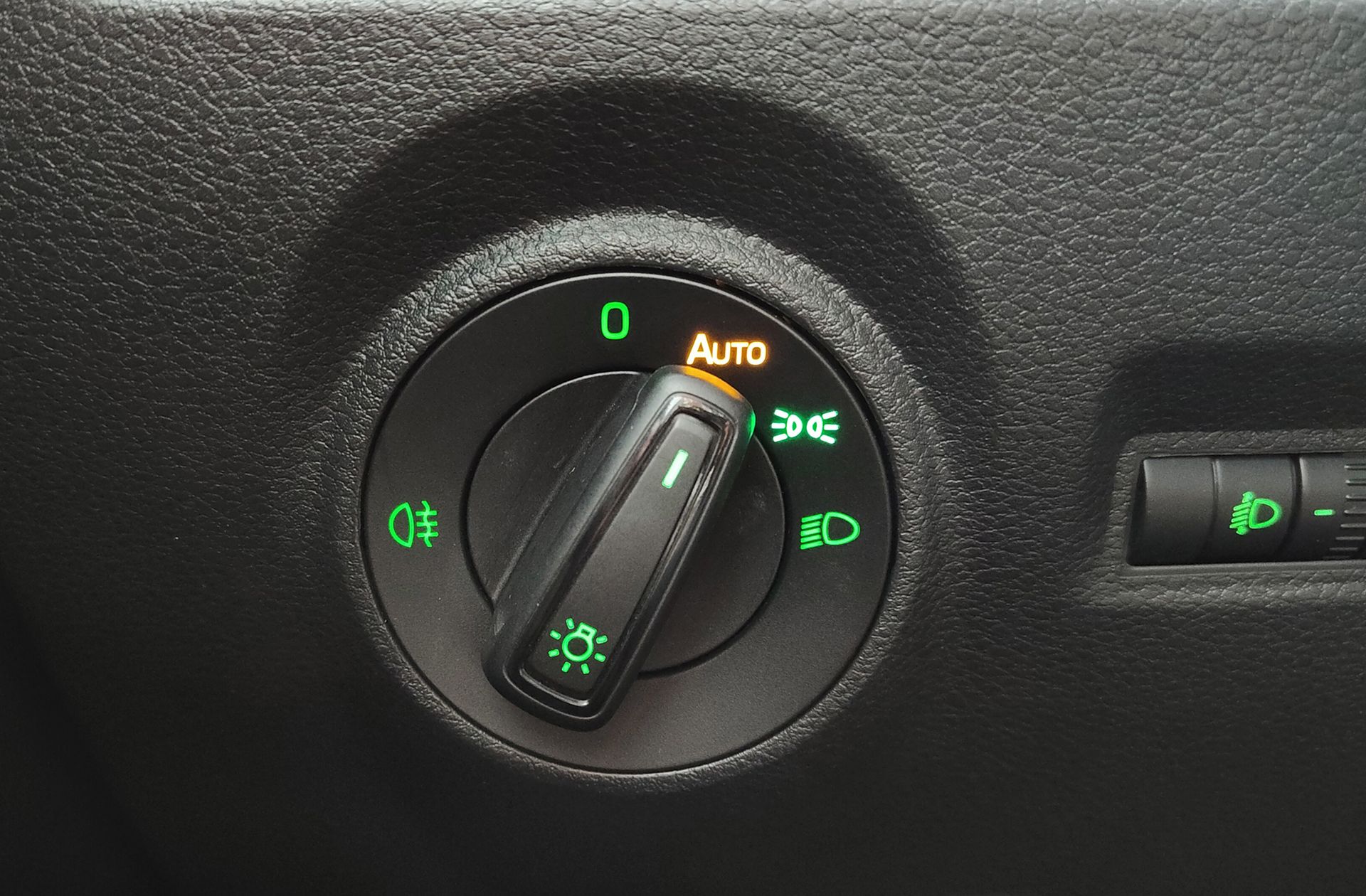 Škoda Fabia 1.0 TSI Like - foto 21