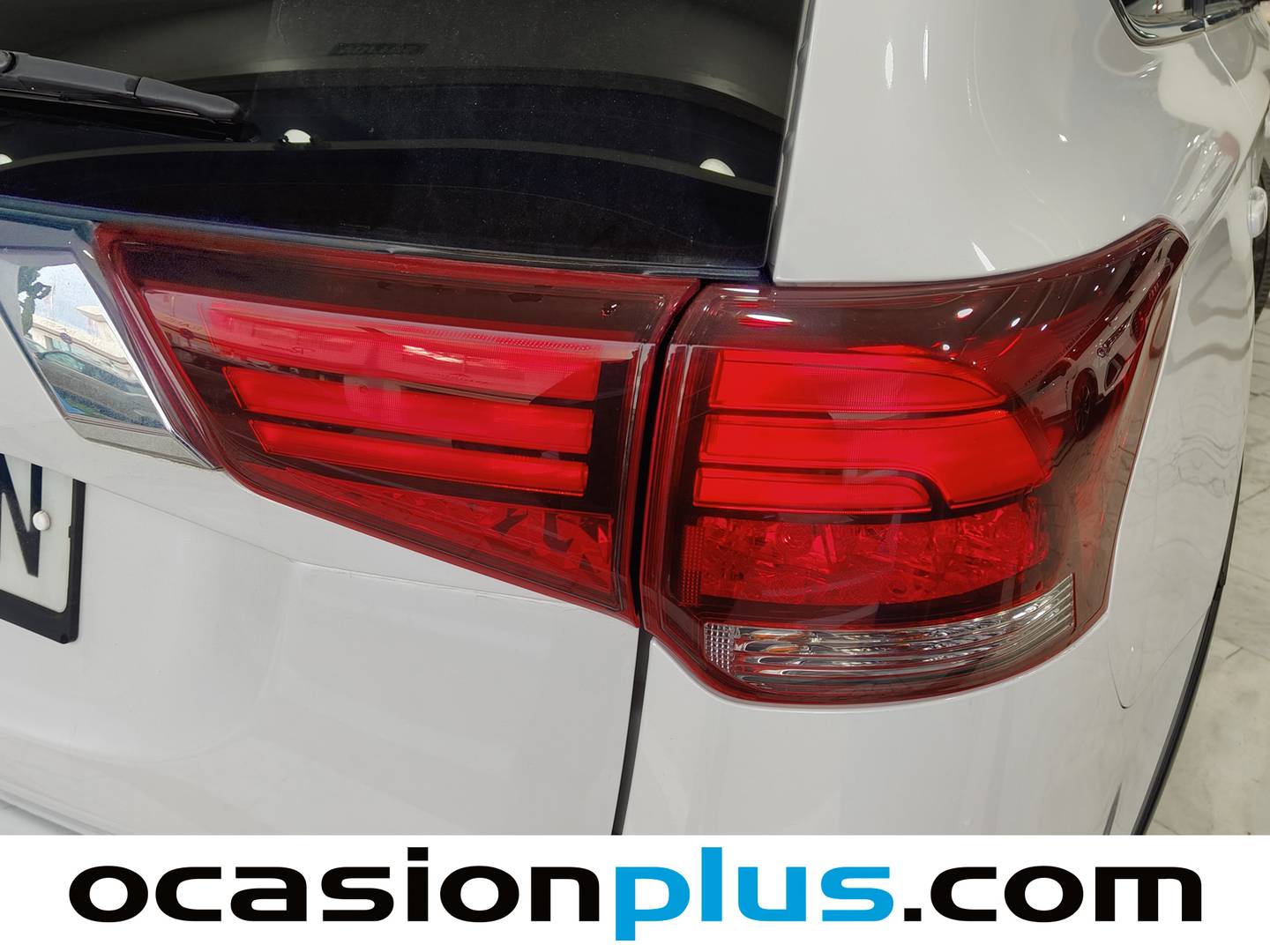 Foto Mitsubishi Outlander Mitsubishi Outlander 200 MPI Motion 2WD CVT (150 CV) 7 Plazas