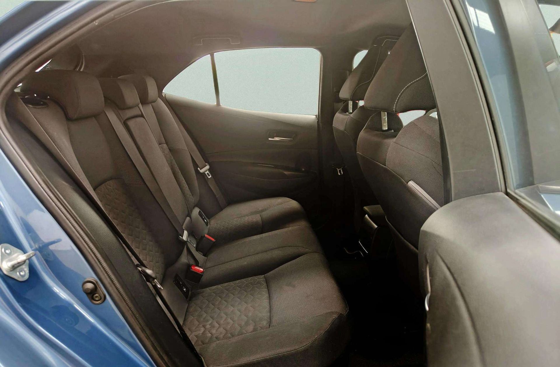 Toyota Corolla 1.8 125 Híbrido Active Tech E-CVT - foto 20